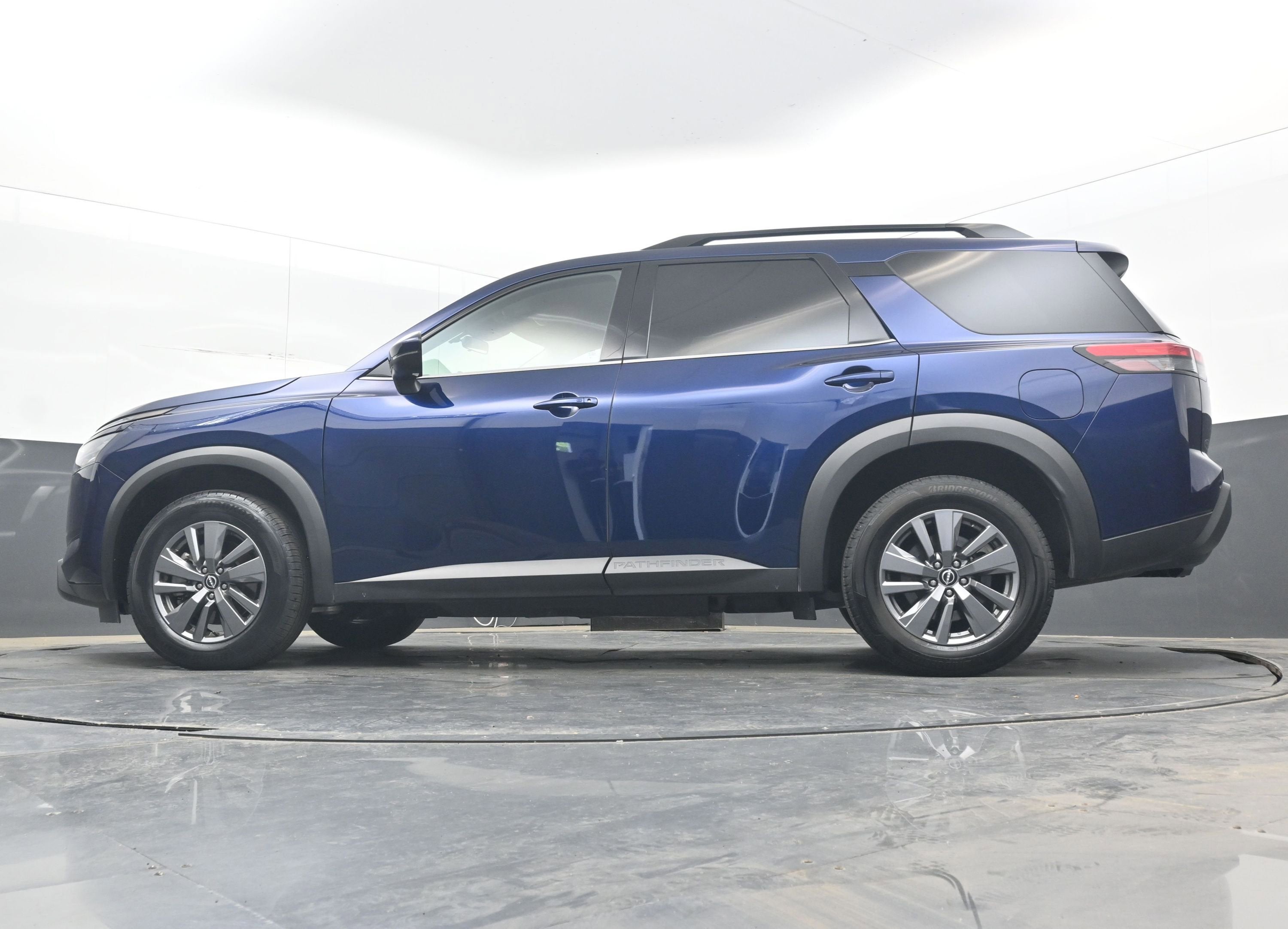 2025 Nissan Pathfinder SV 4WD