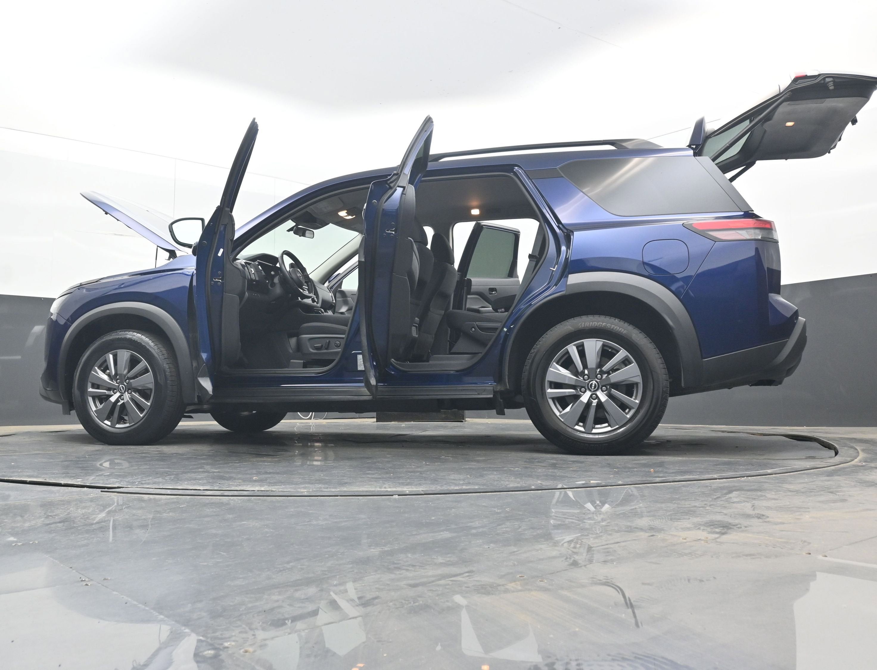 2025 Nissan Pathfinder SV 4WD