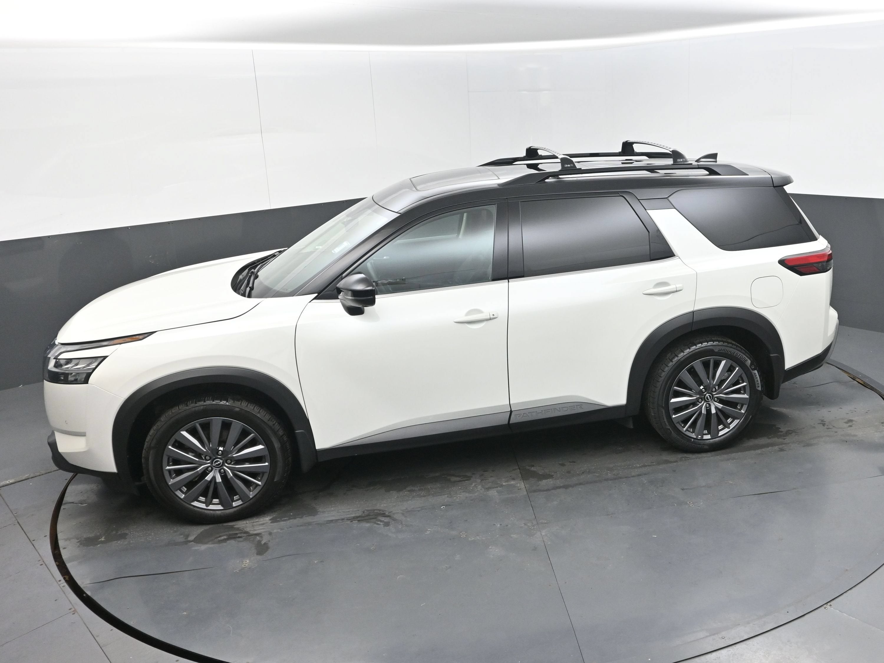 2024 Nissan Pathfinder SL FWD