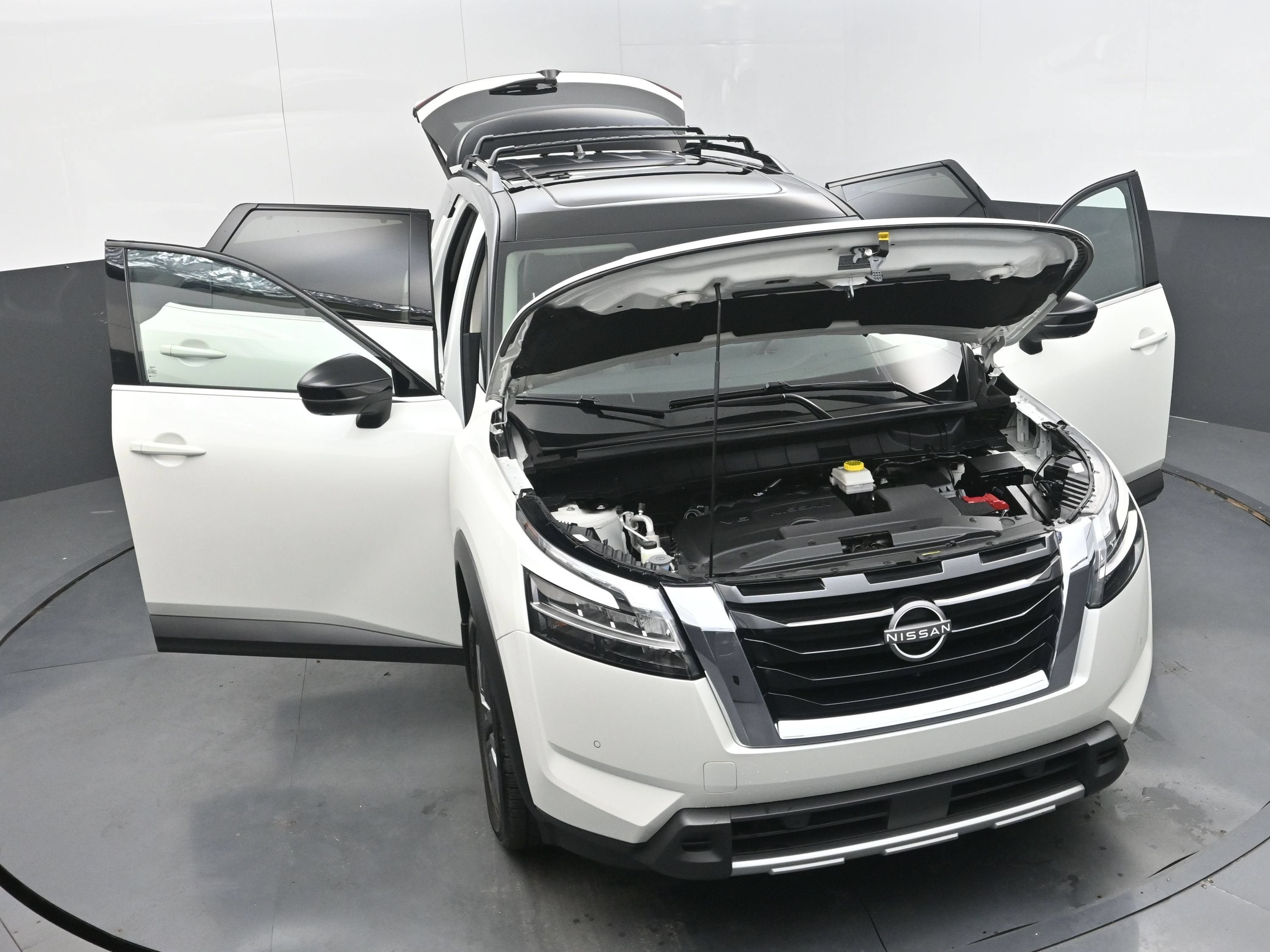 2024 Nissan Pathfinder SL FWD