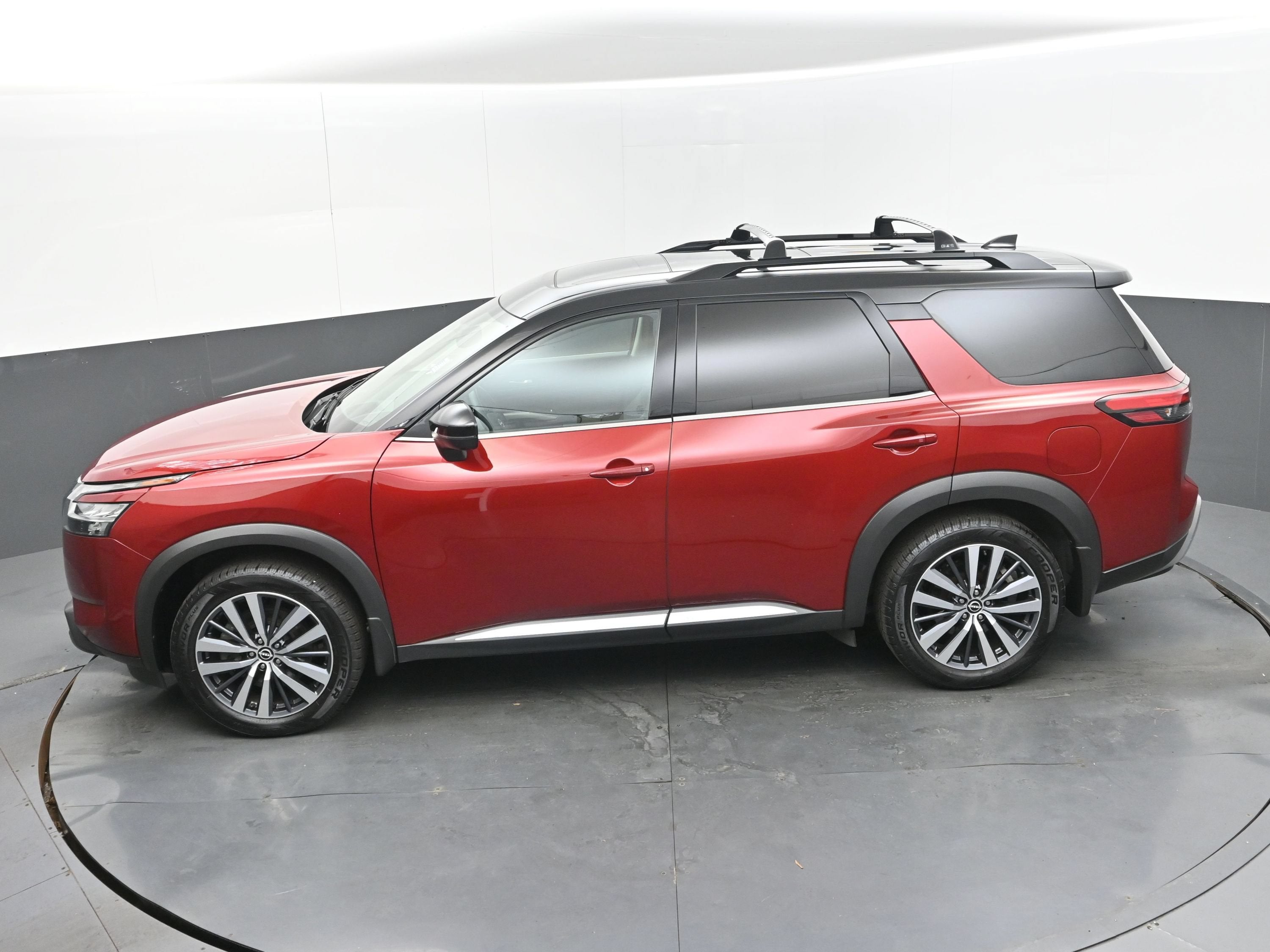 2022 Nissan Pathfinder Platinum 2WD