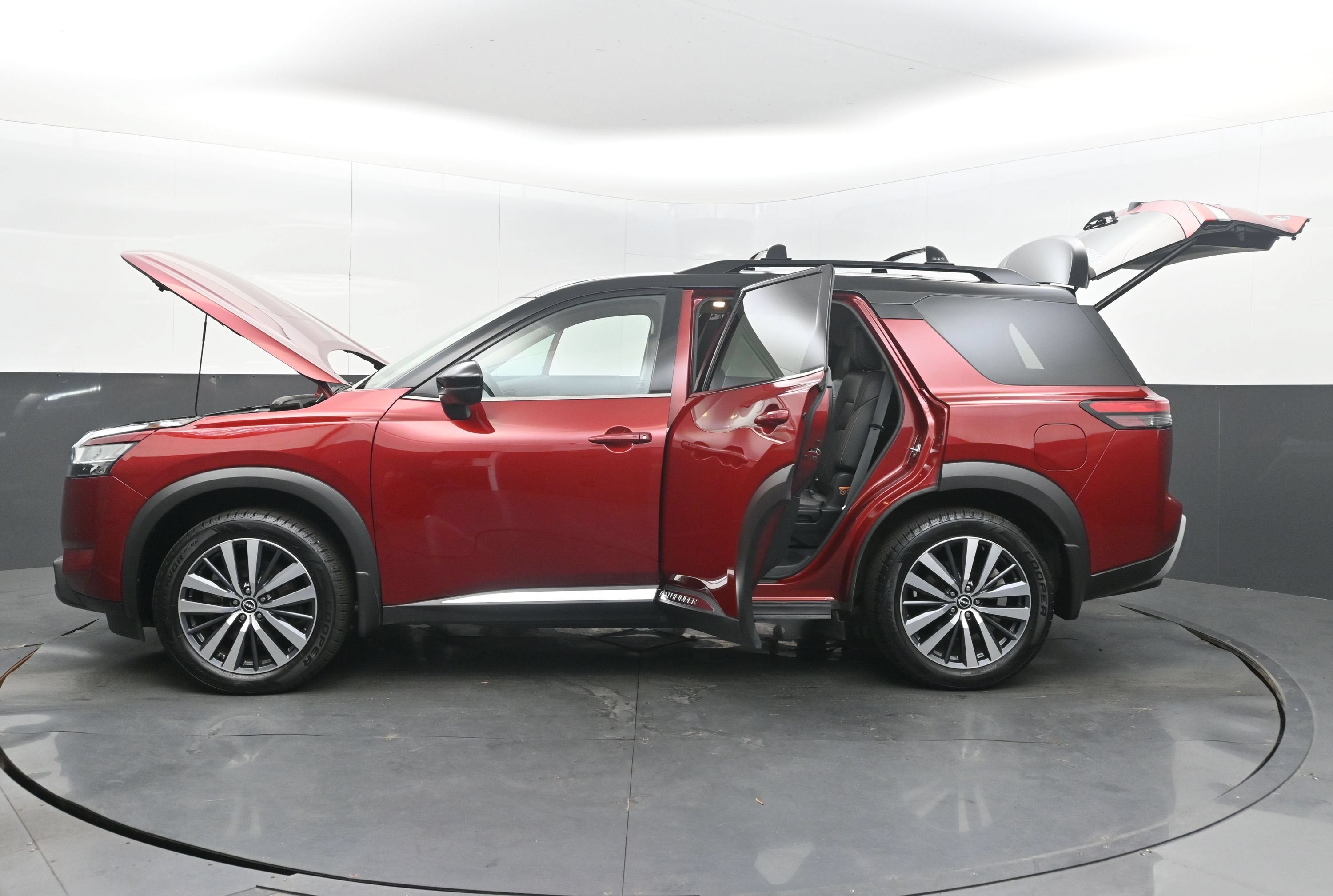 2022 Nissan Pathfinder Platinum 2WD