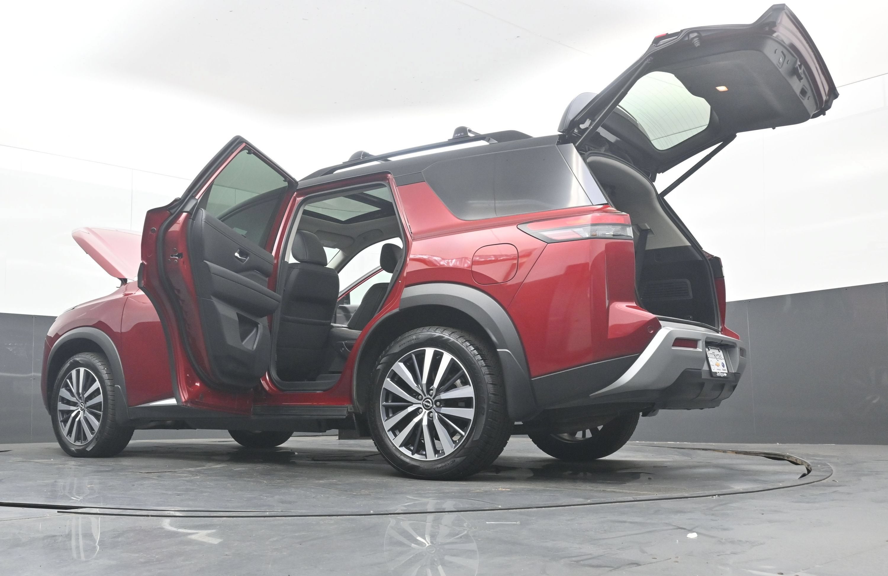 2022 Nissan Pathfinder Platinum 2WD