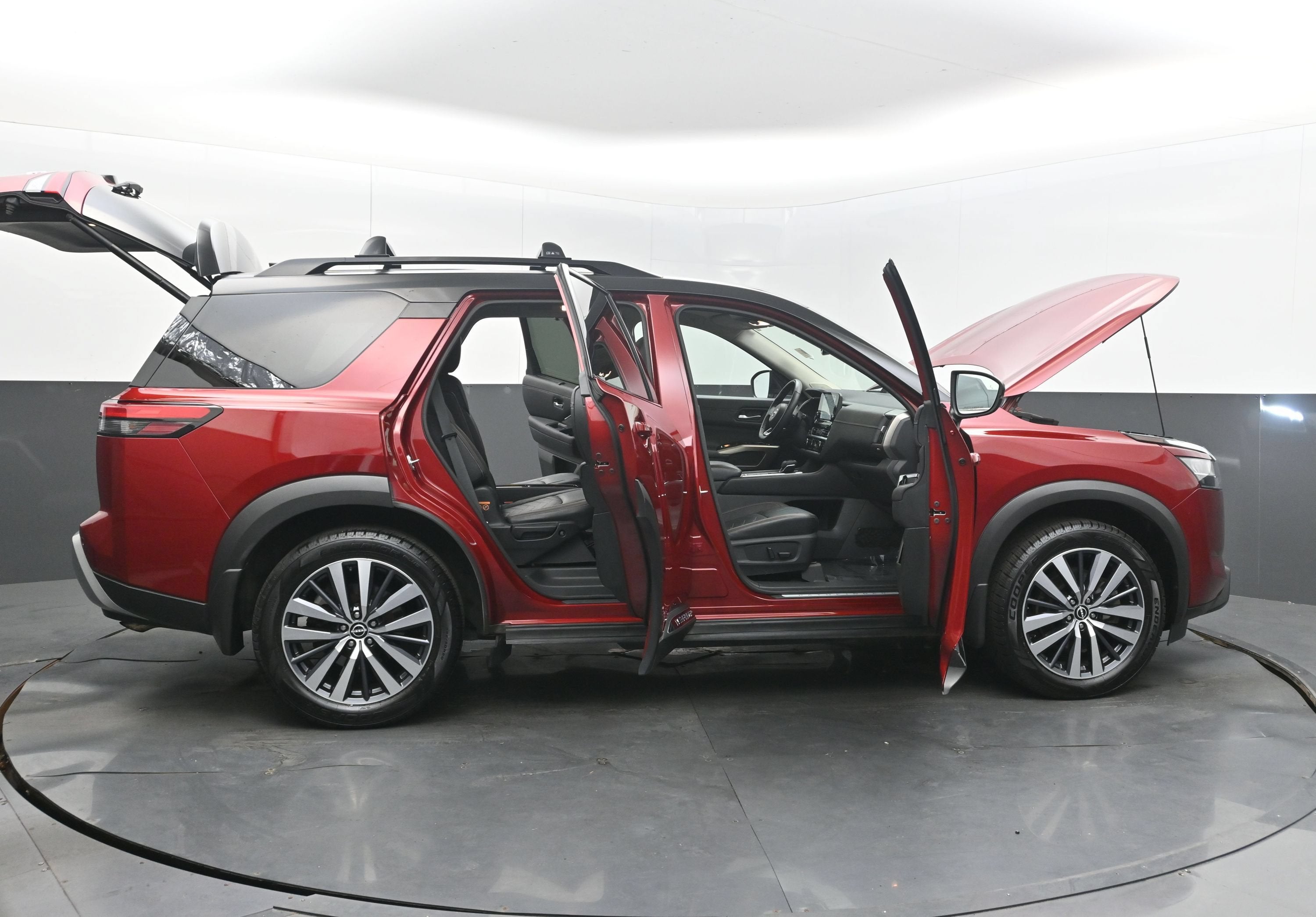 2022 Nissan Pathfinder Platinum 2WD