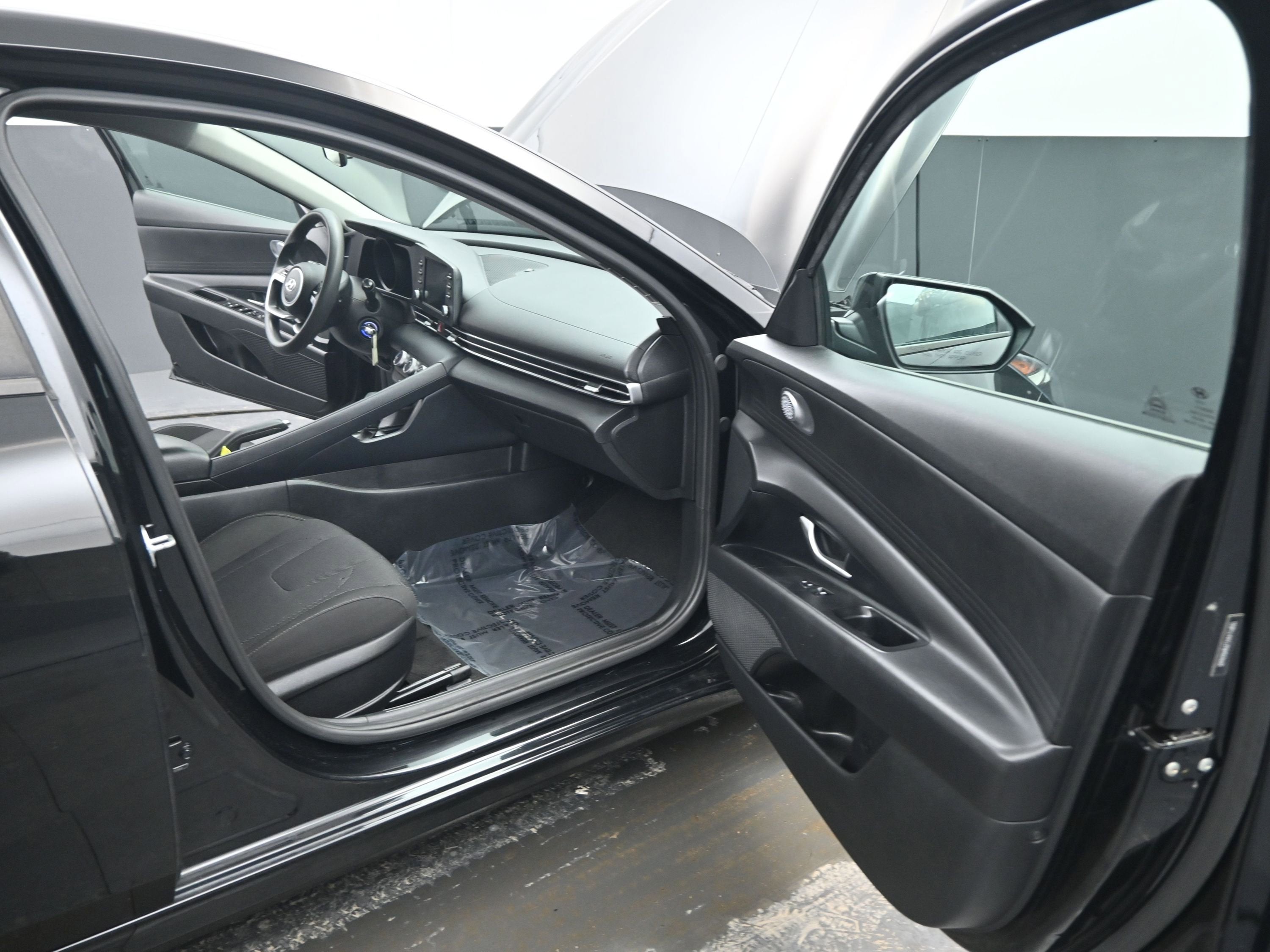 2022 Hyundai Elantra SE