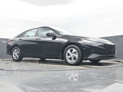 2022 Hyundai Elantra SE