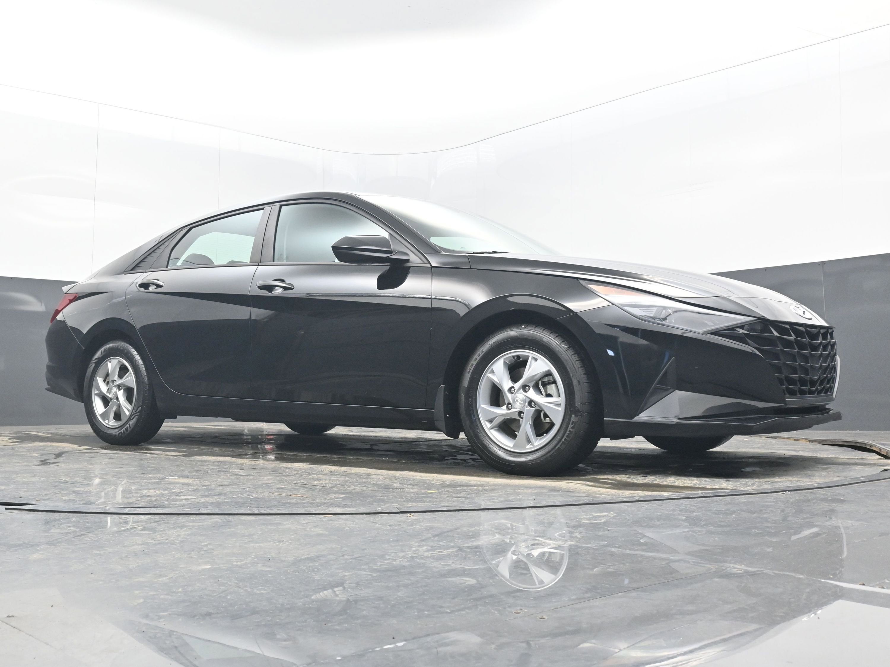 2022 Hyundai Elantra SE