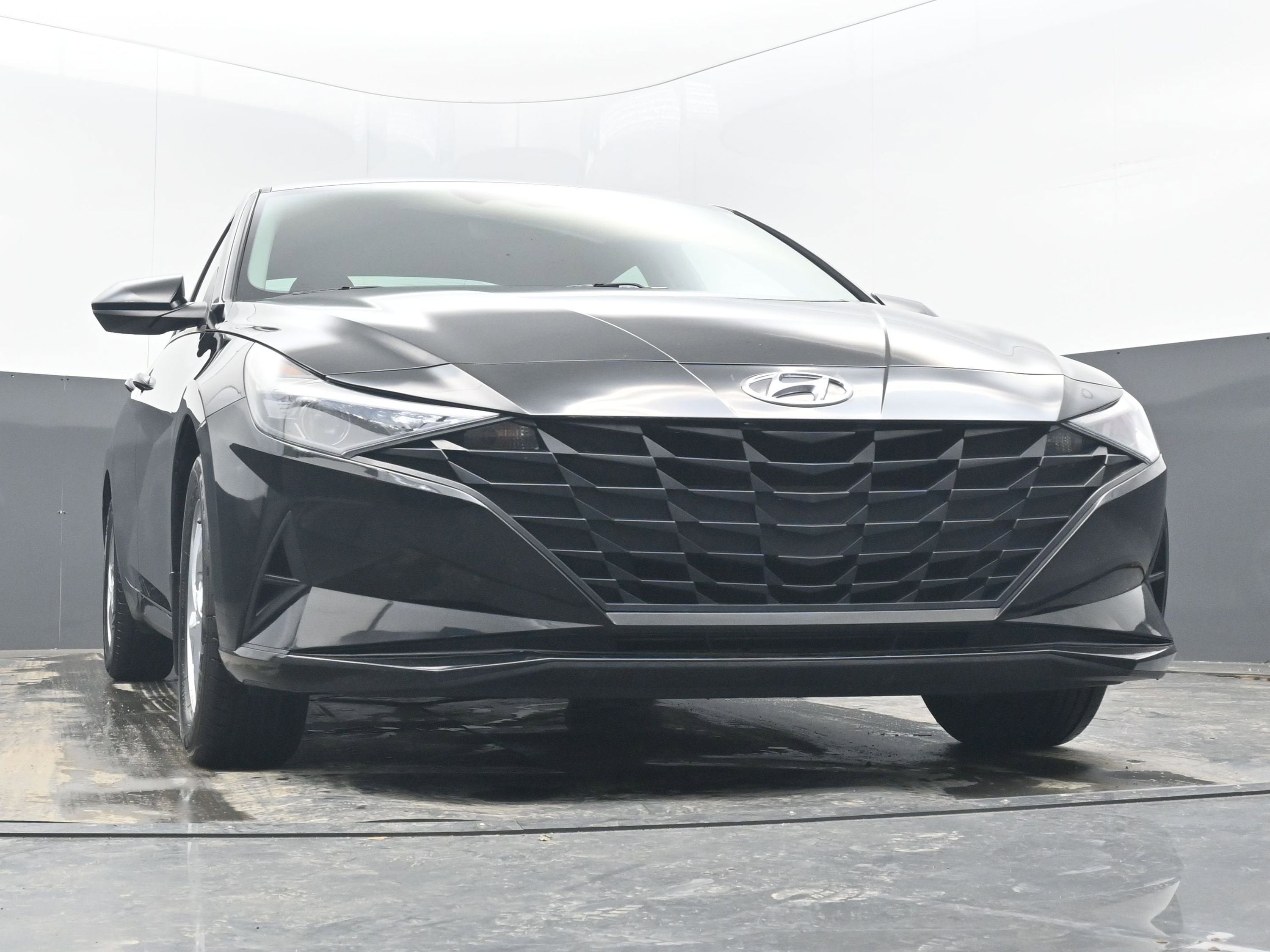 2022 Hyundai Elantra SE