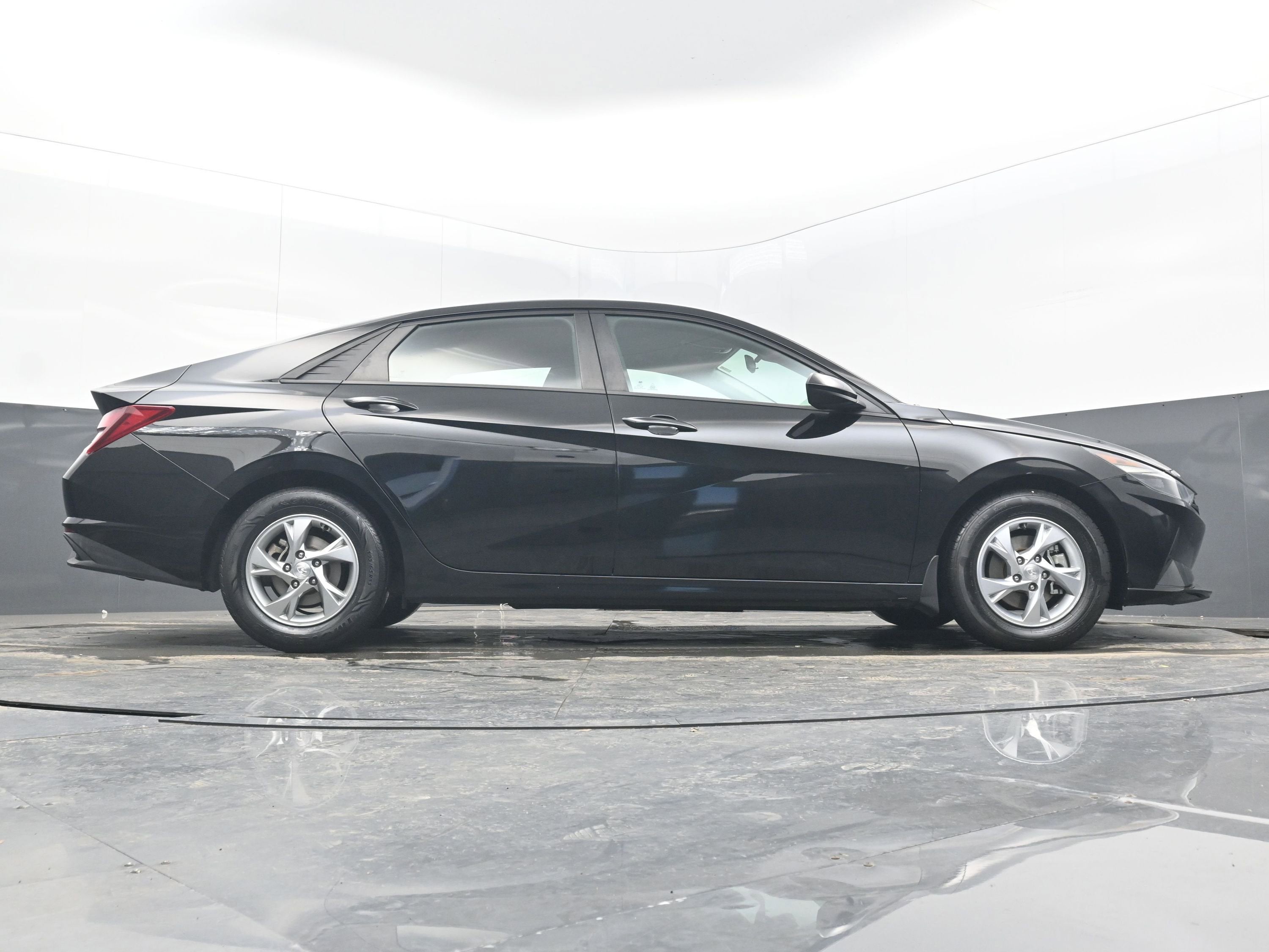 2022 Hyundai Elantra SE