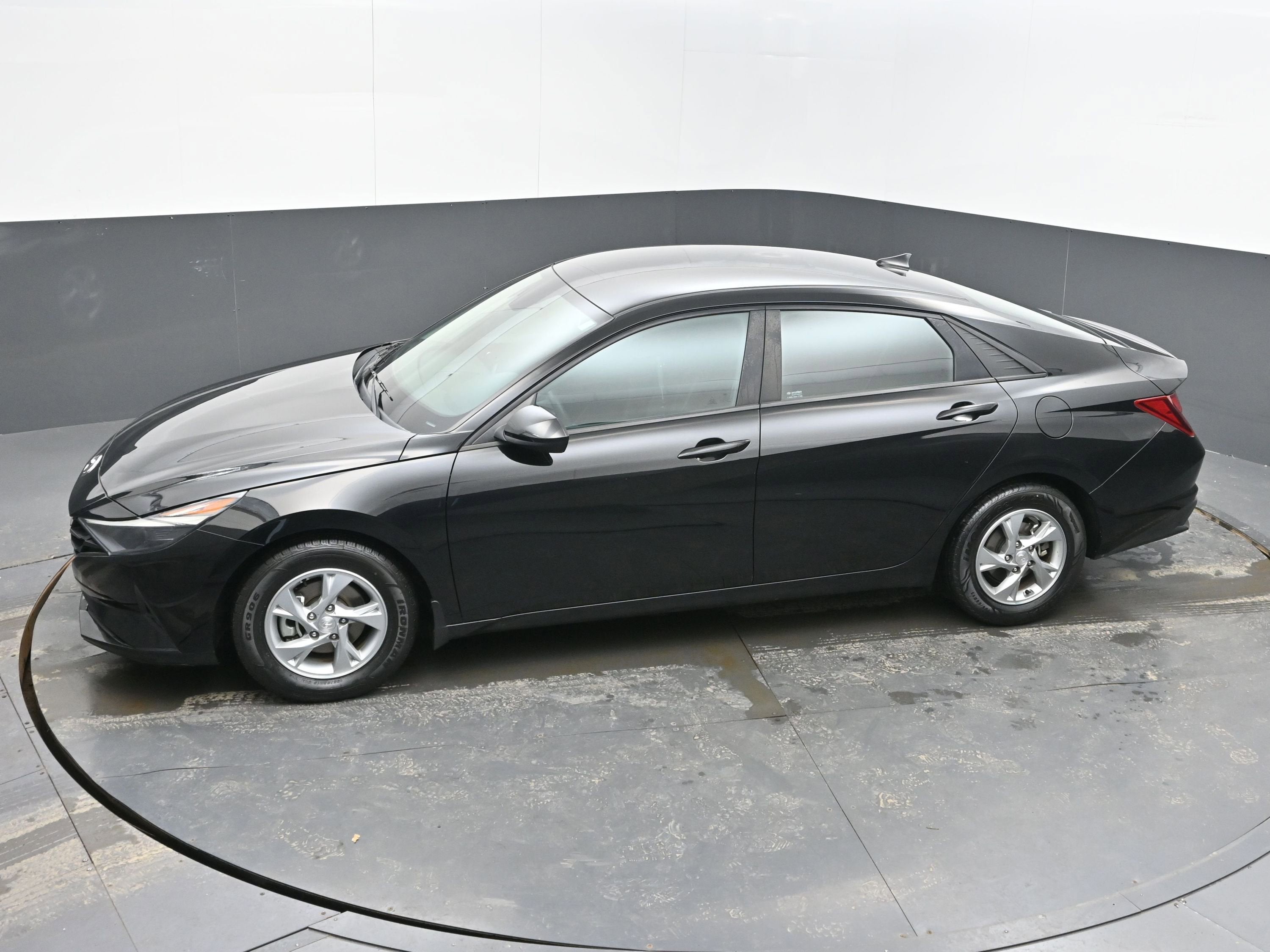 2022 Hyundai Elantra SE