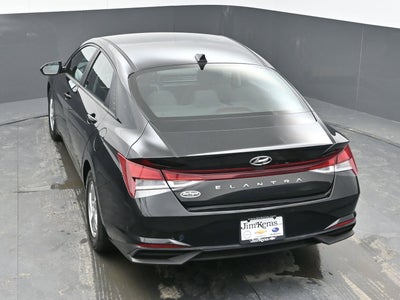 2022 Hyundai Elantra SE