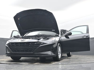 2022 Hyundai Elantra SE