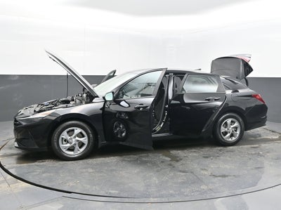 2022 Hyundai Elantra SE