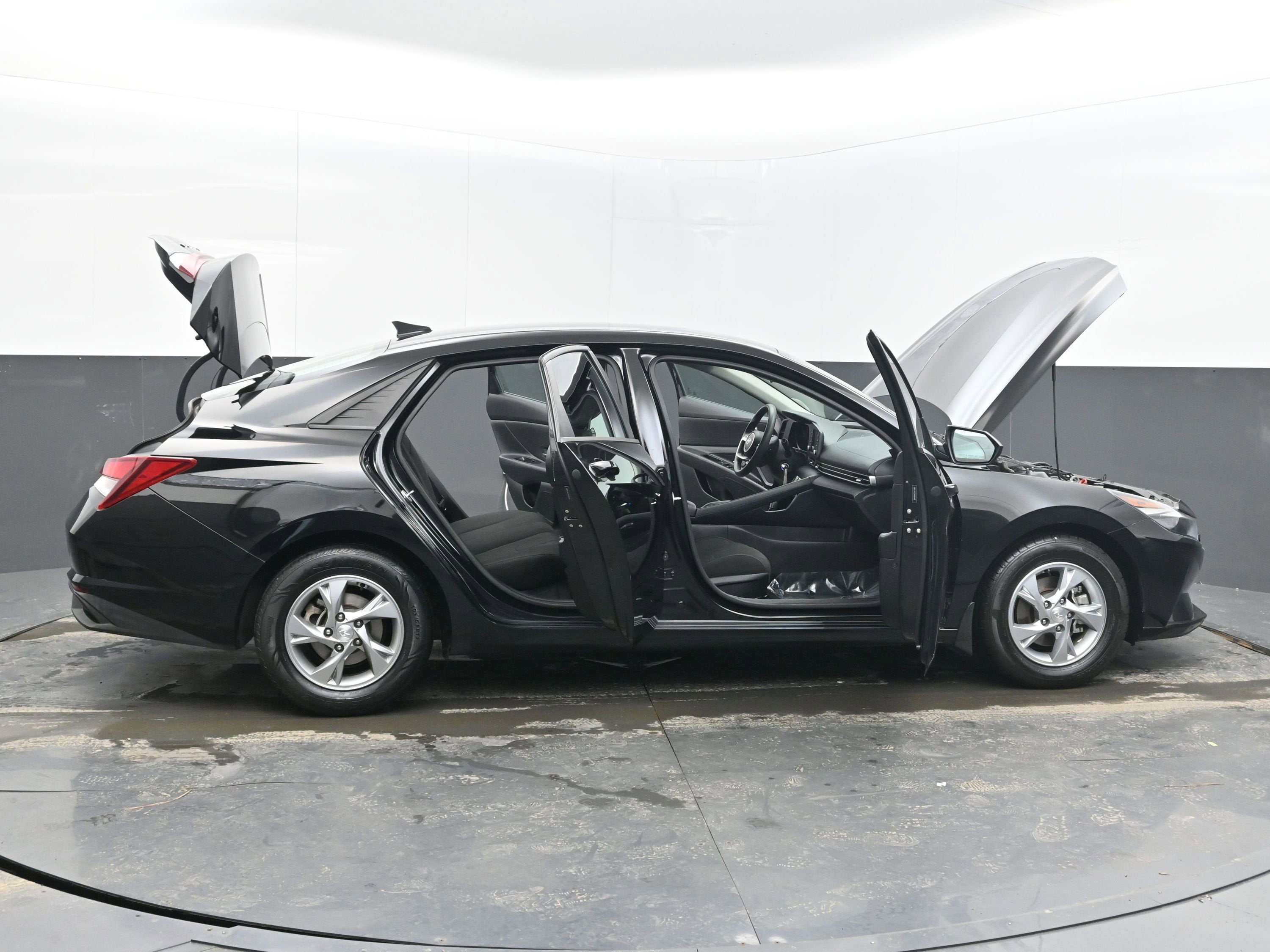 2022 Hyundai Elantra SE