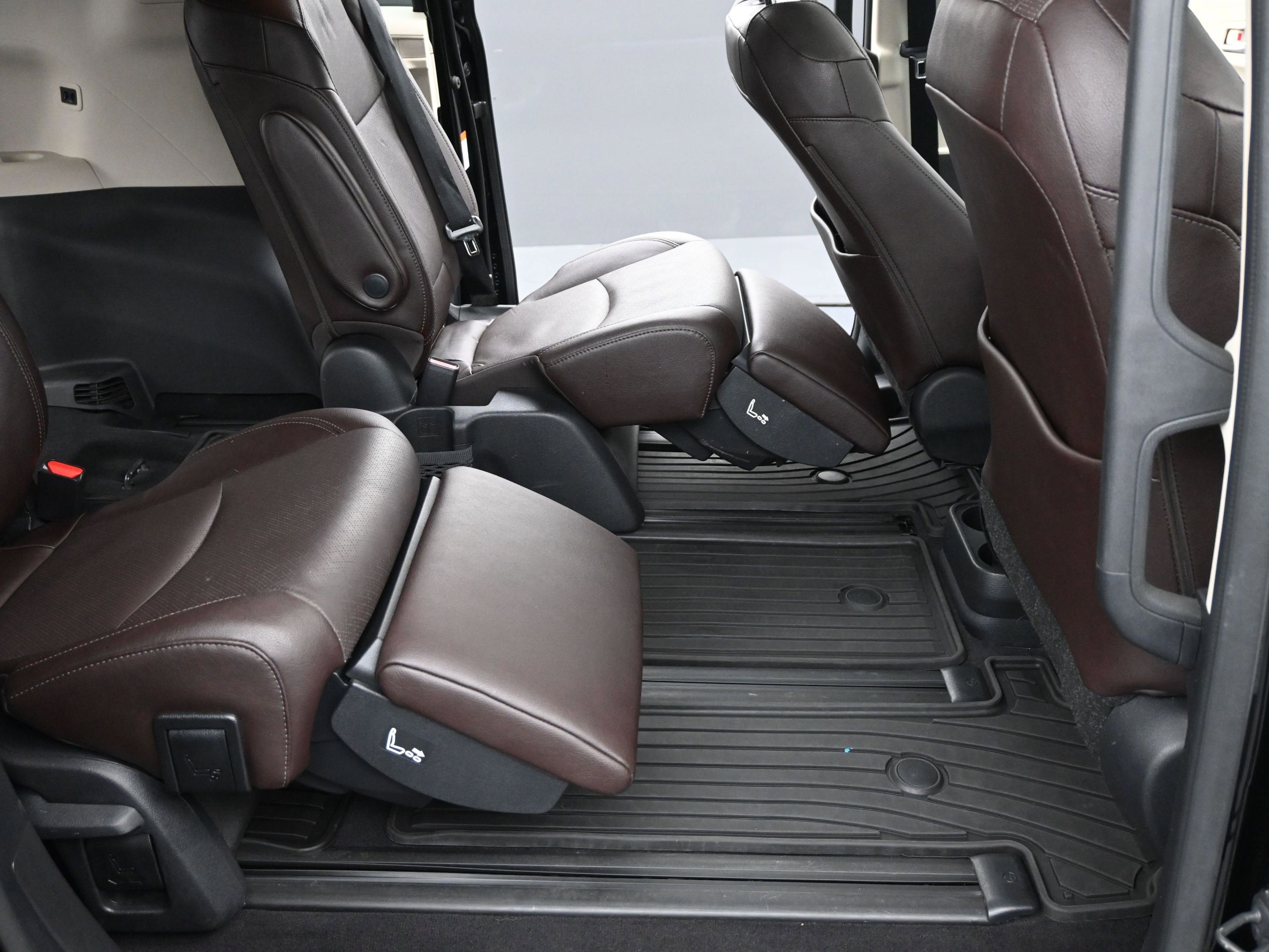 2022 Toyota Sienna Platinum