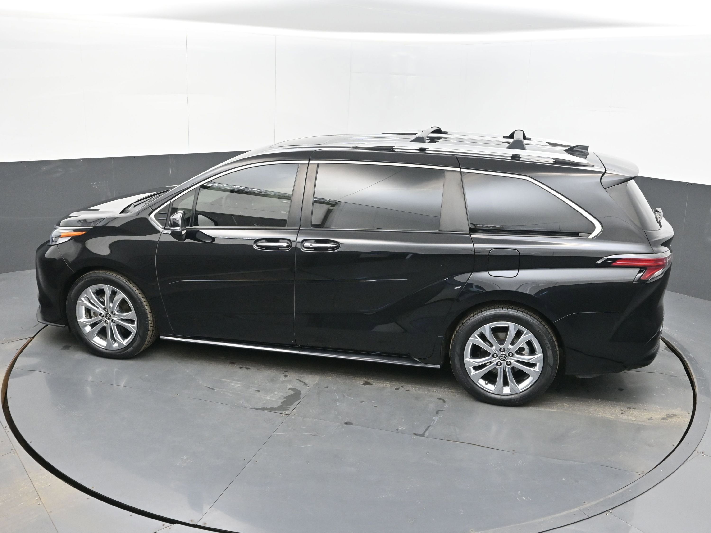 2022 Toyota Sienna Platinum