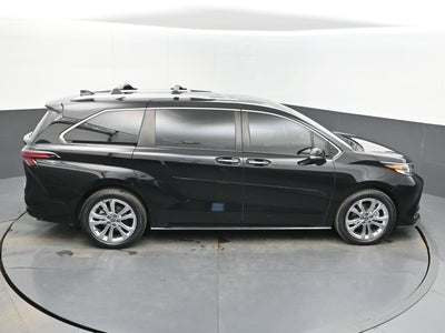 2022 Toyota Sienna Platinum