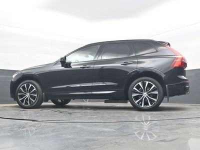 2023 Volvo XC60 B5 Plus Dark Theme