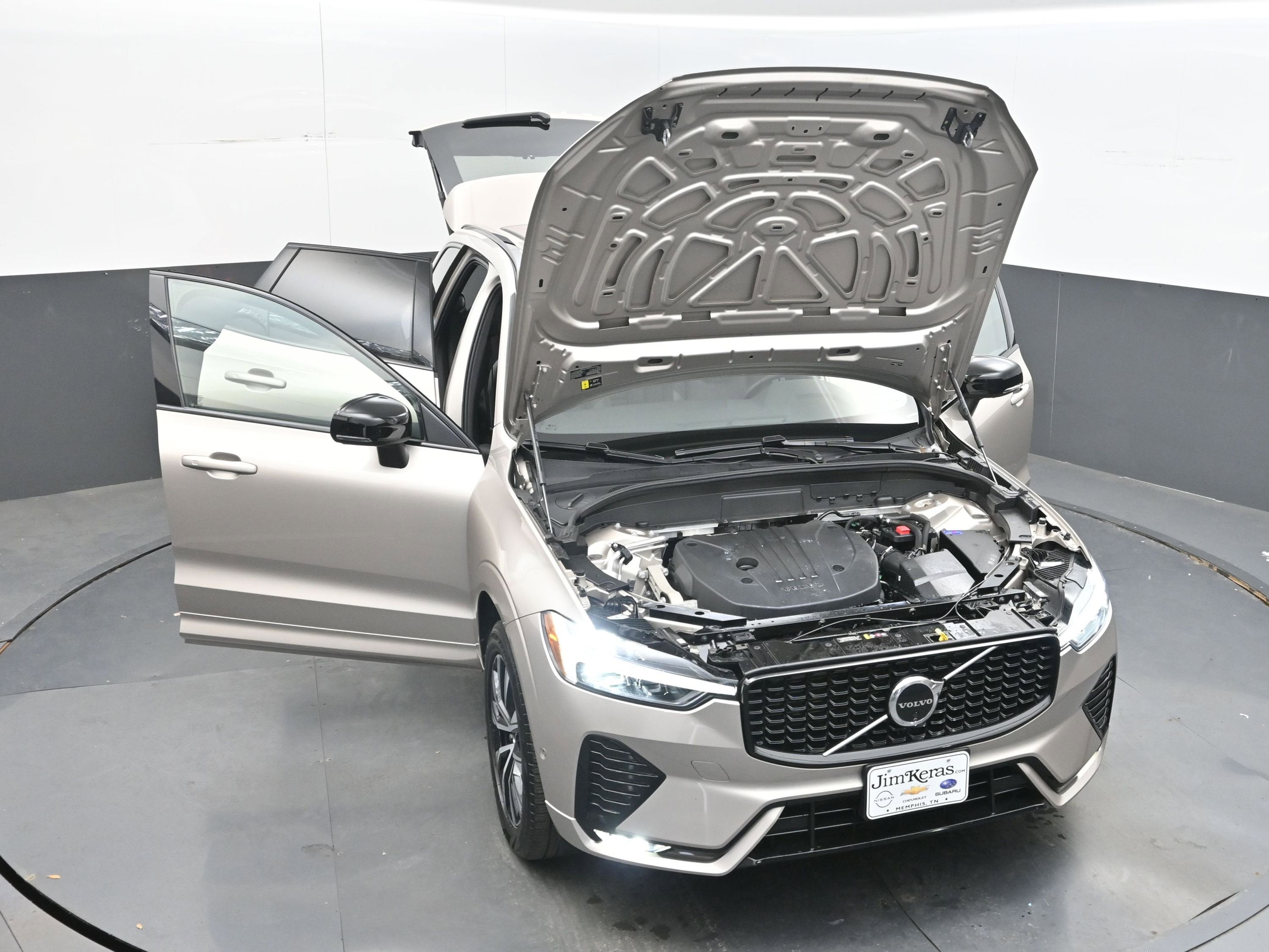 2025 Volvo XC60 B5 Plus