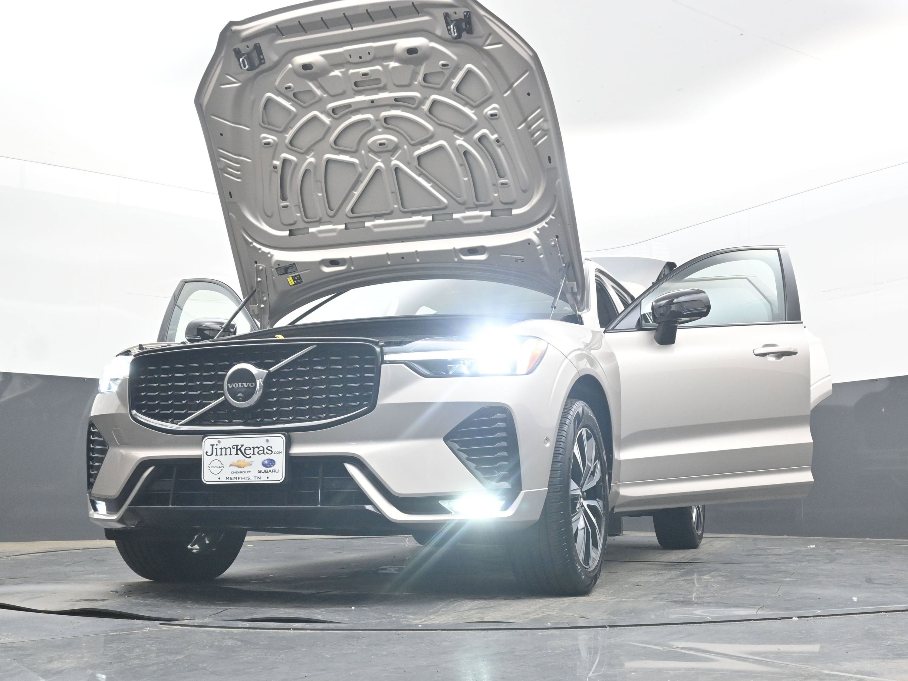 2025 Volvo XC60 B5 Plus