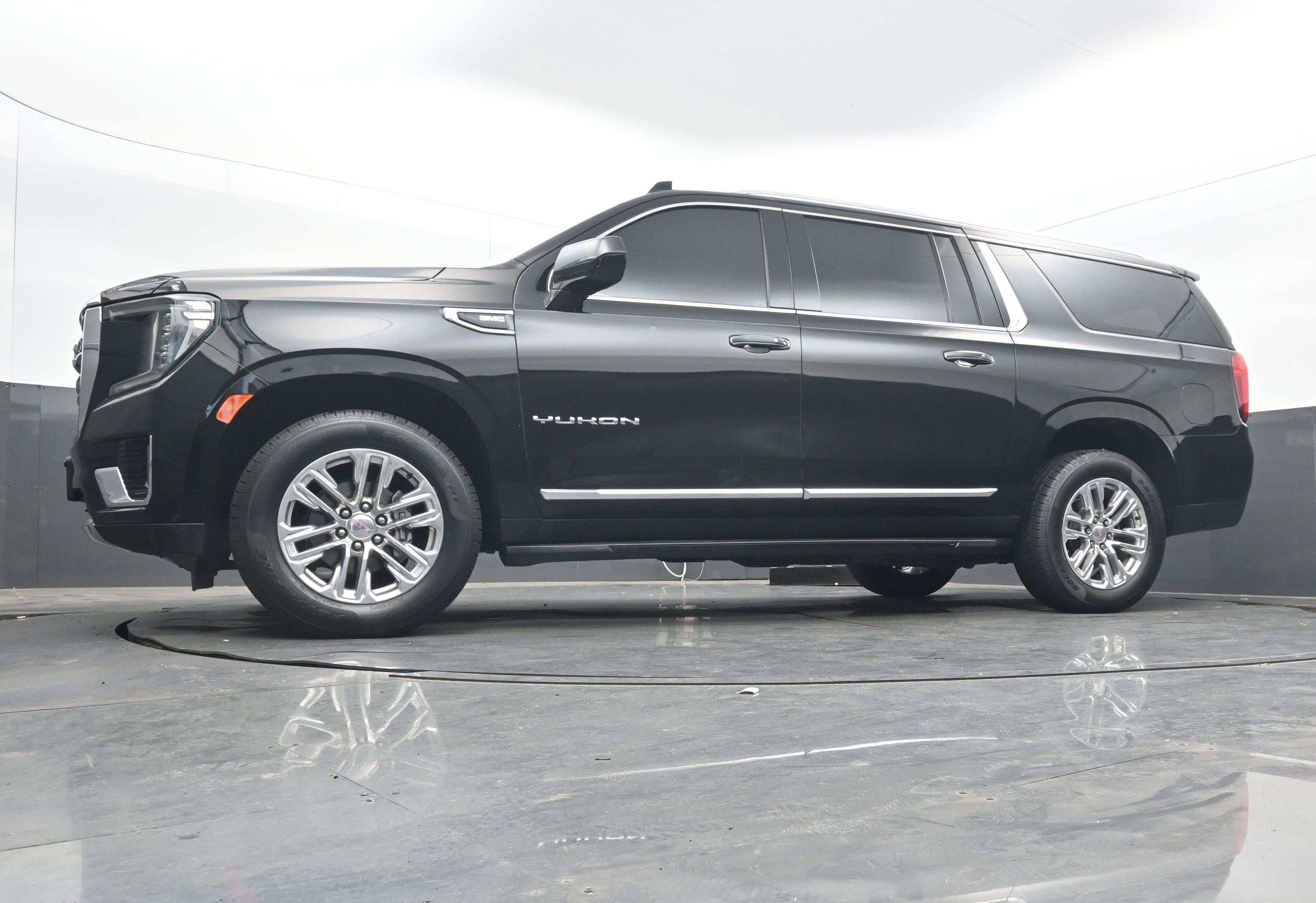 2021 GMC Yukon XL SLT