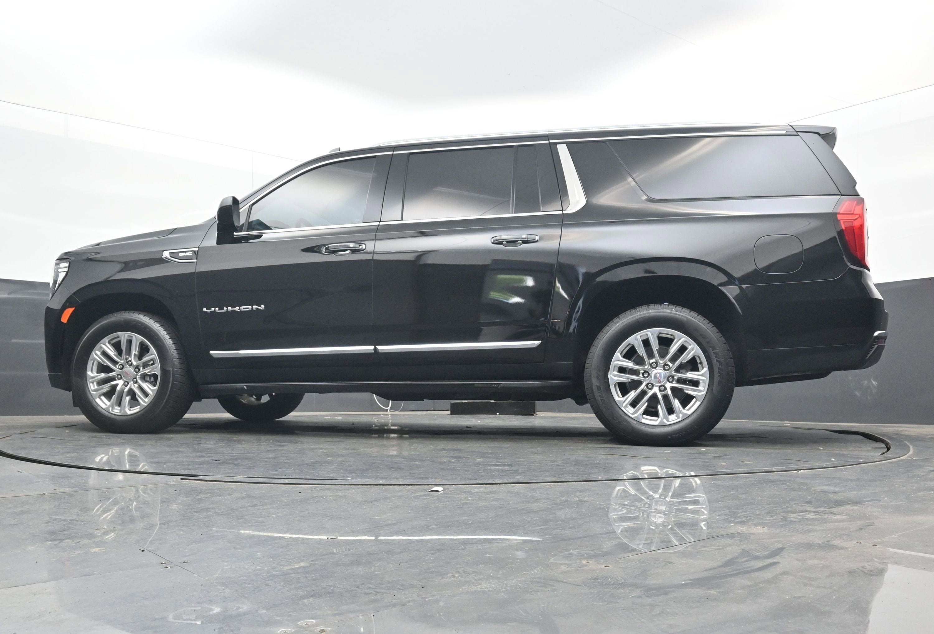 2021 GMC Yukon XL SLT