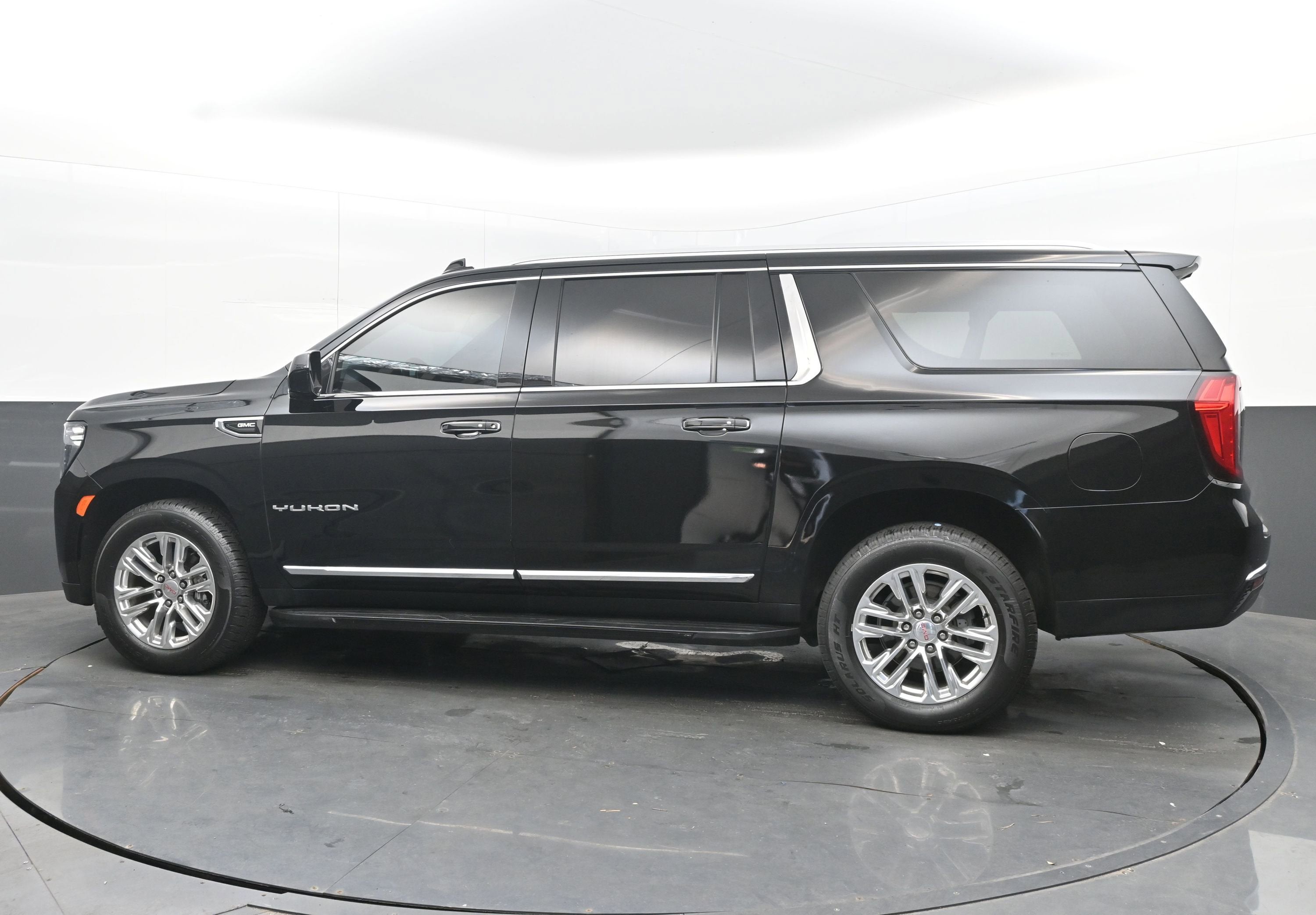 2021 GMC Yukon XL SLT