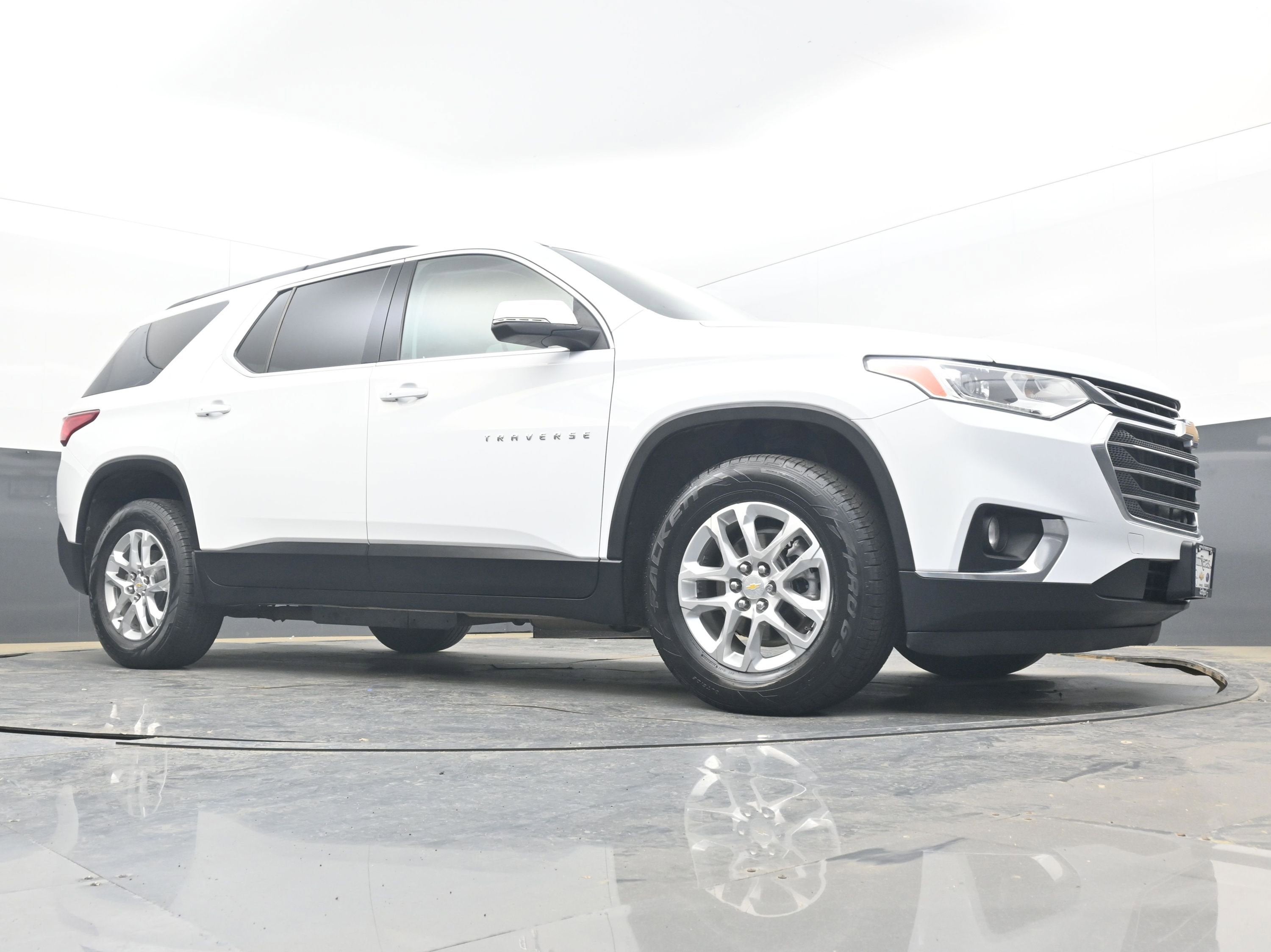 2021 Chevrolet Traverse LT Cloth