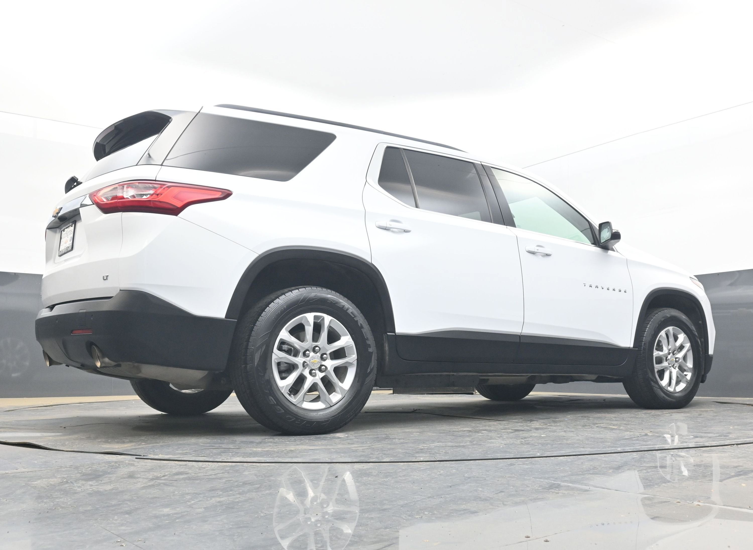 2021 Chevrolet Traverse LT Cloth