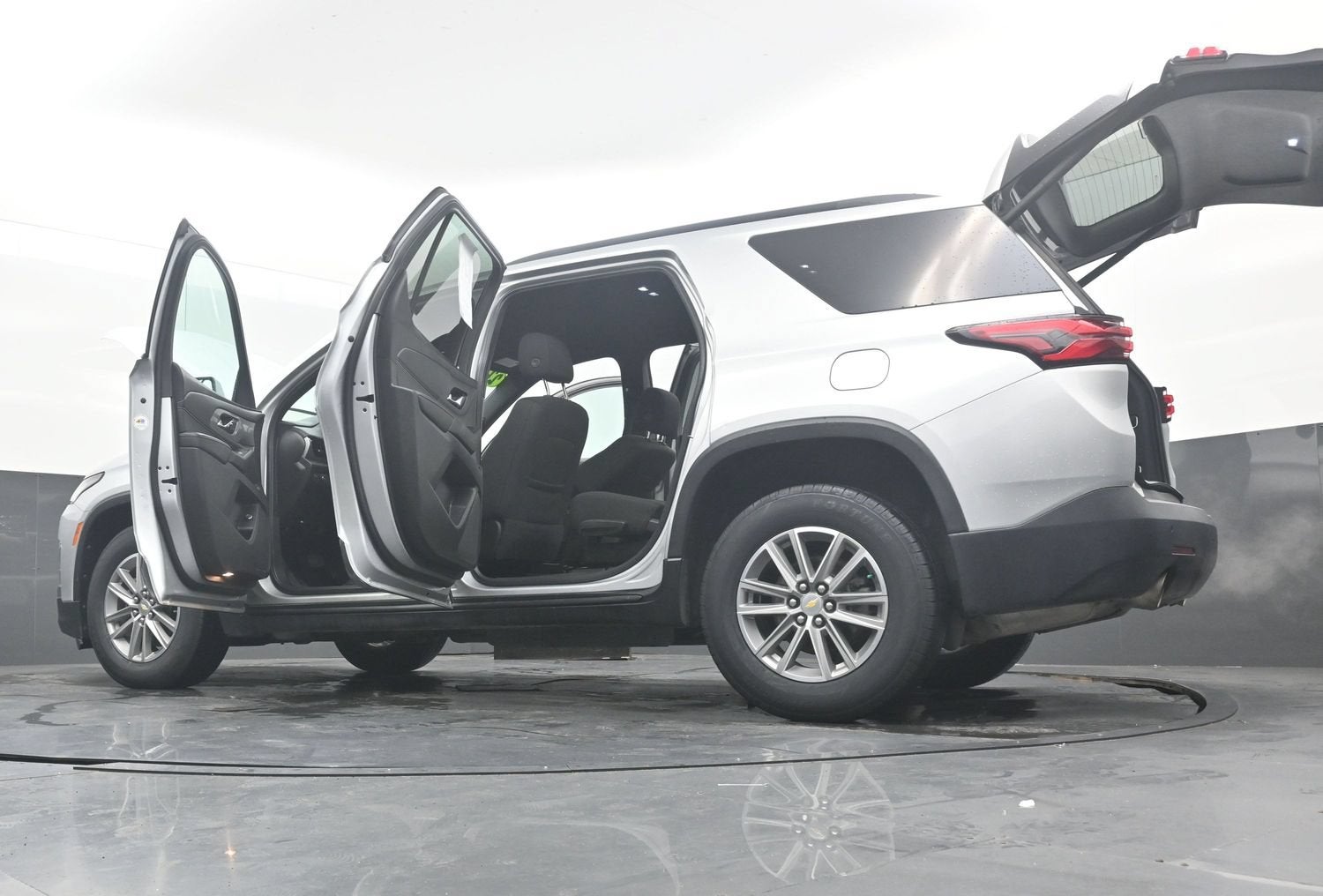 2022 Chevrolet Traverse LT Cloth