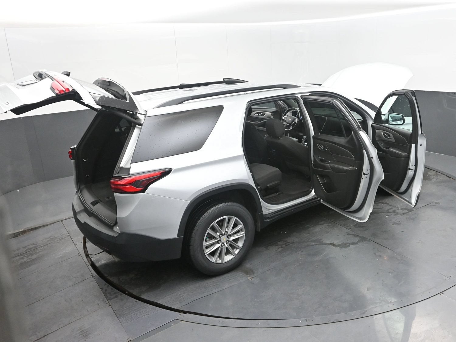 2022 Chevrolet Traverse LT Cloth