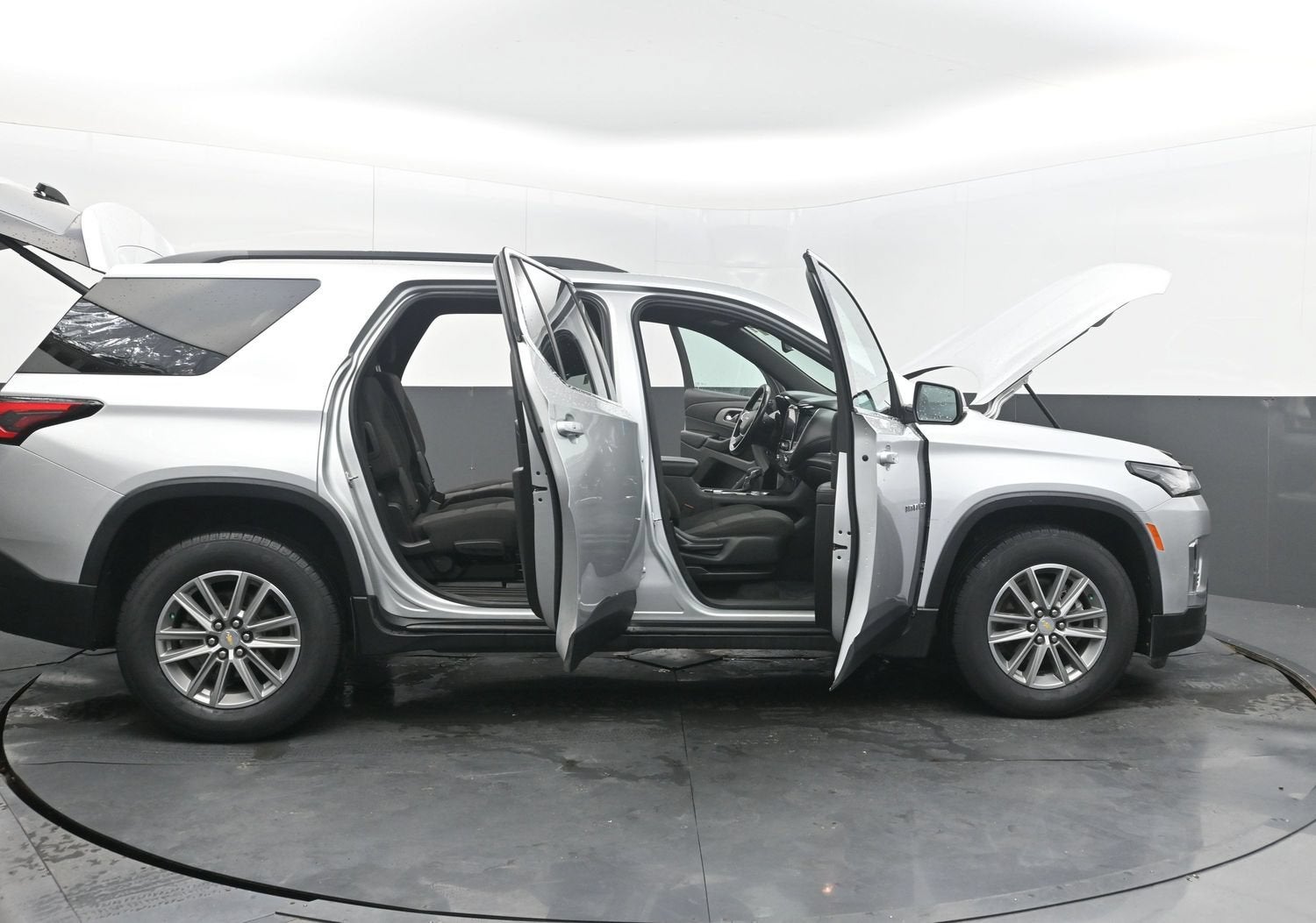 2022 Chevrolet Traverse LT Cloth