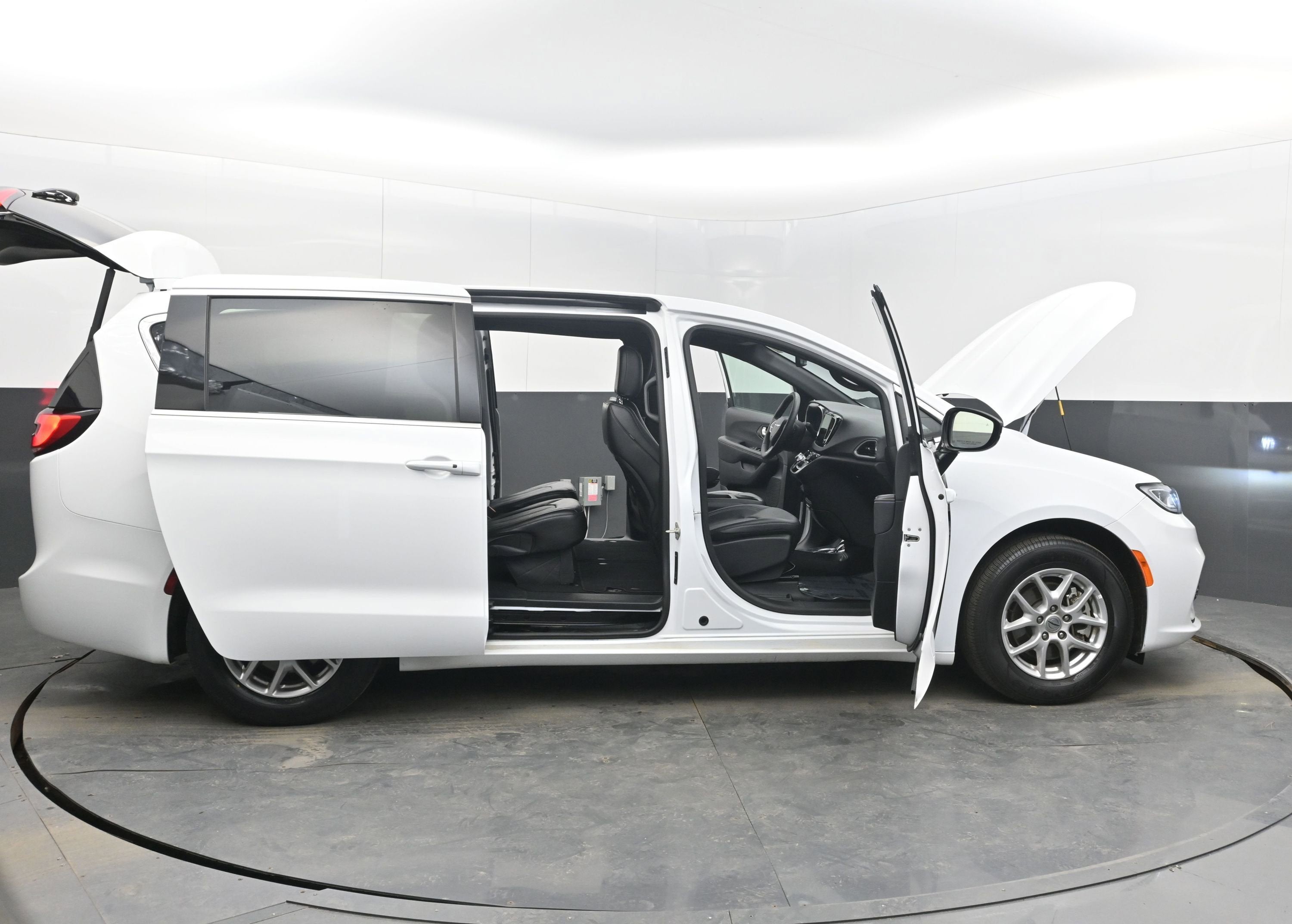 2025 Chrysler Pacifica Select