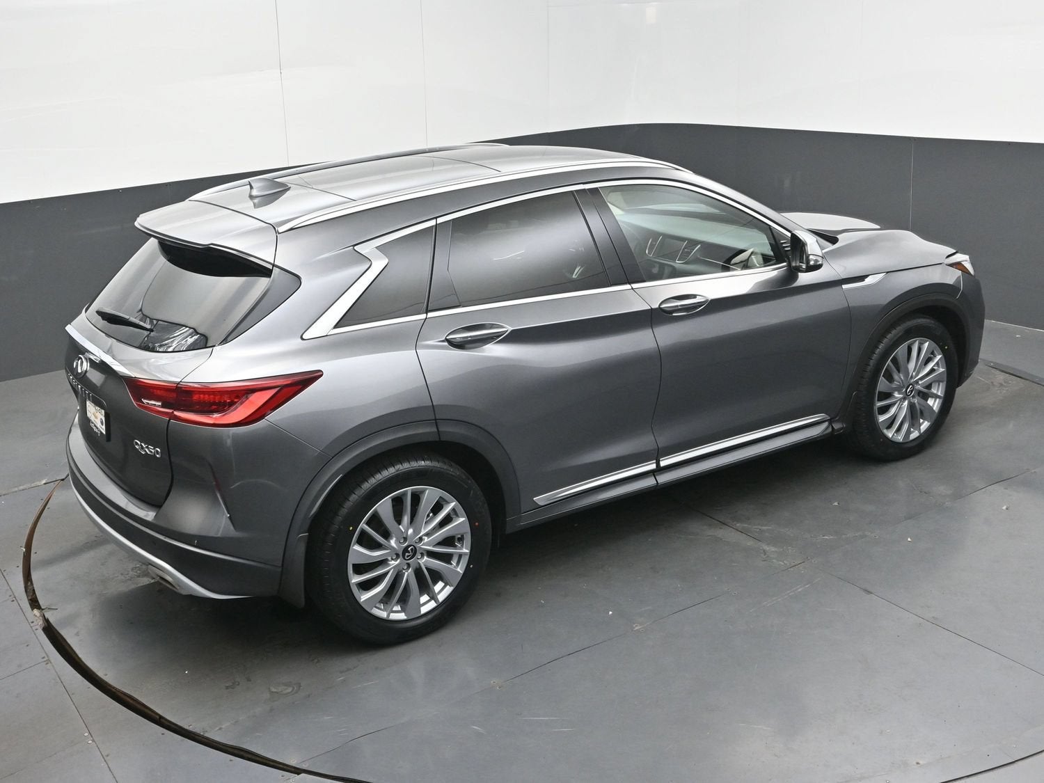 2023 INFINITI QX50 LUXE