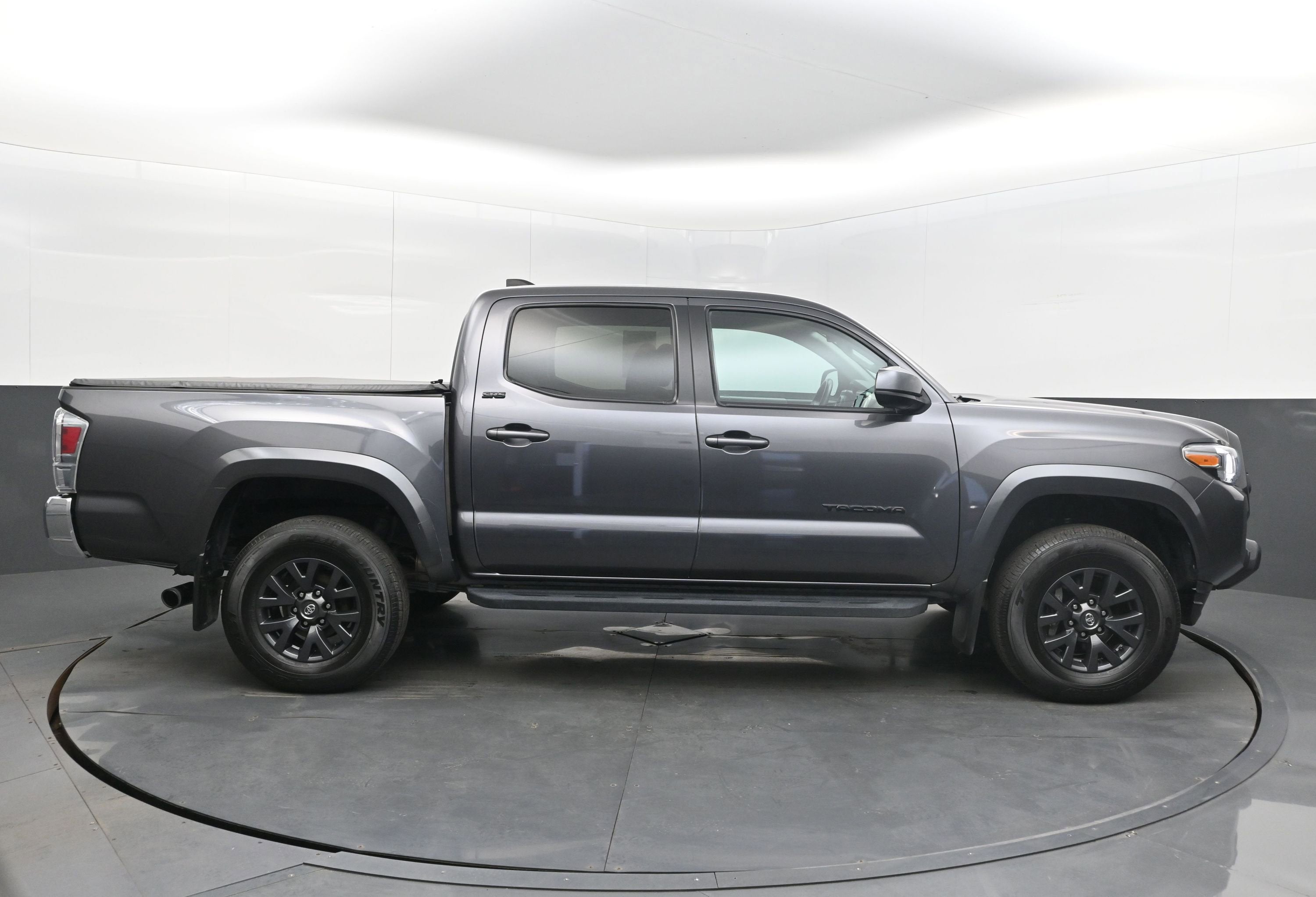2022 Toyota Tacoma 2WD SR5