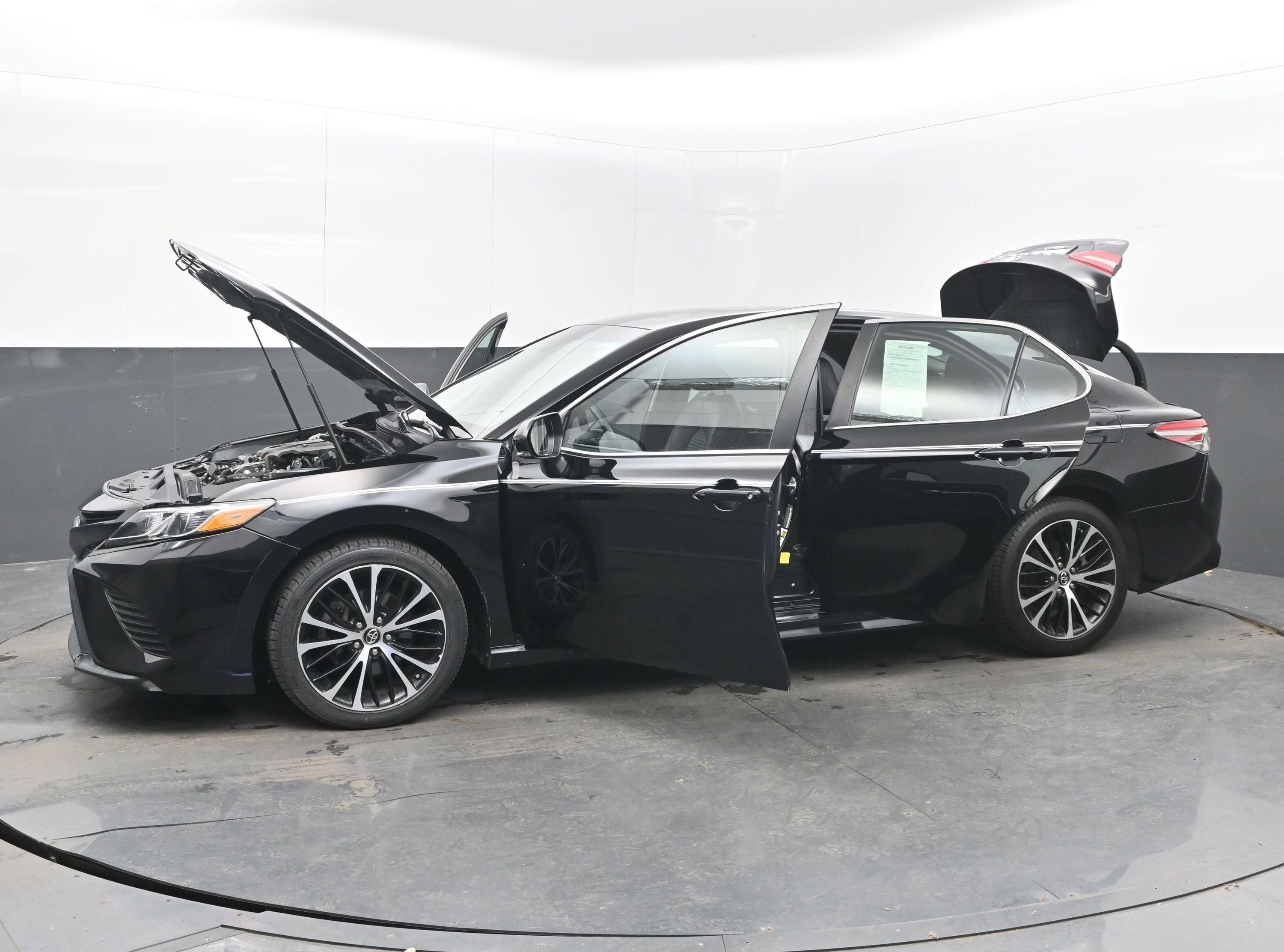 2018 Toyota Camry SE