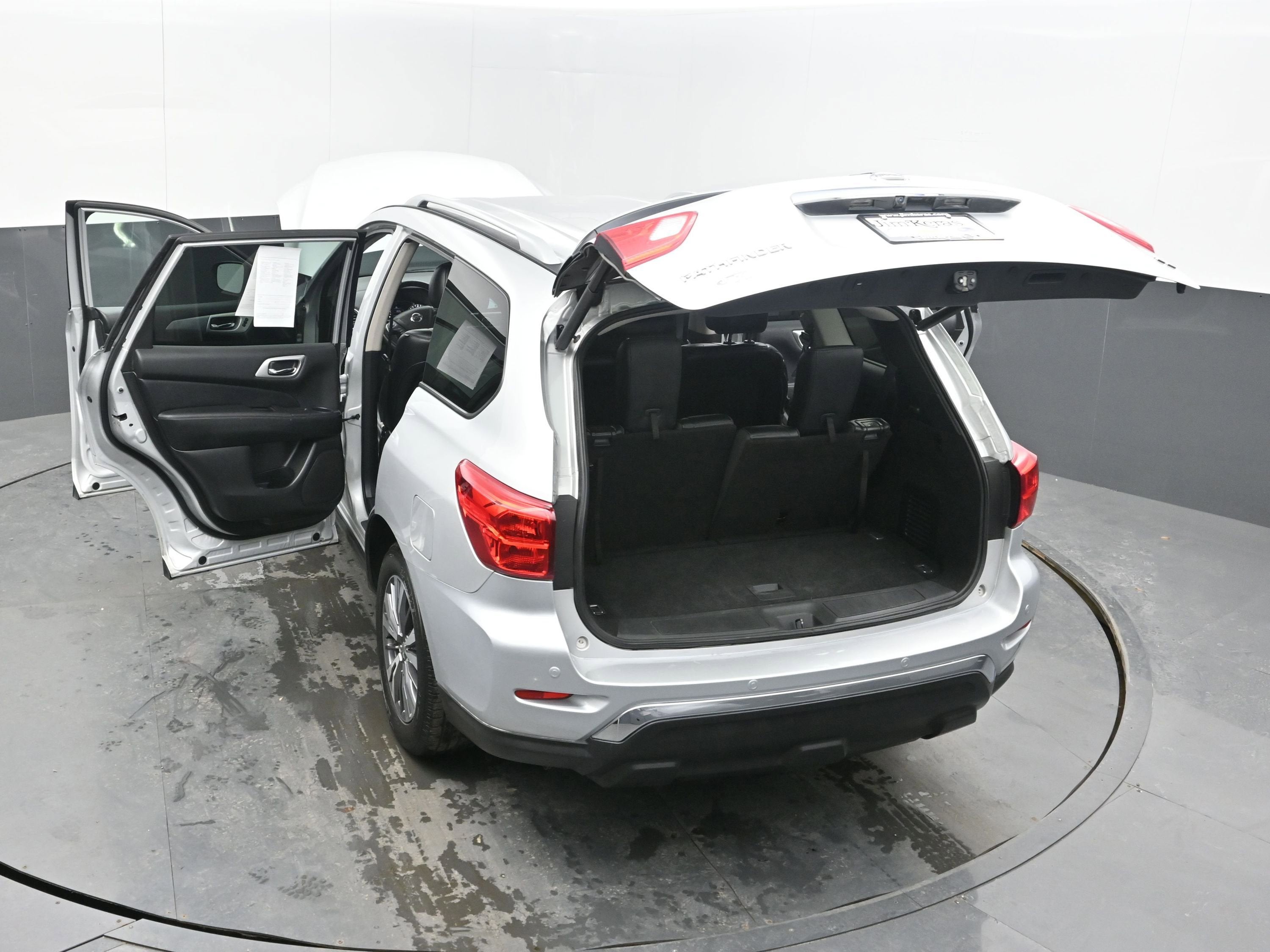 2020 Nissan Pathfinder SL