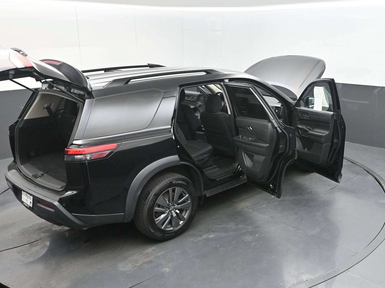 2023 Nissan Pathfinder SV