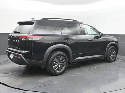 2023 Nissan Pathfinder SV