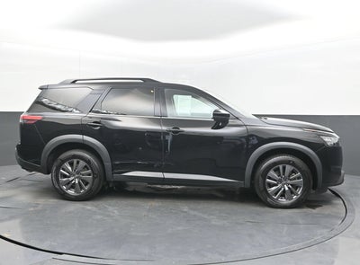 2023 Nissan Pathfinder SV