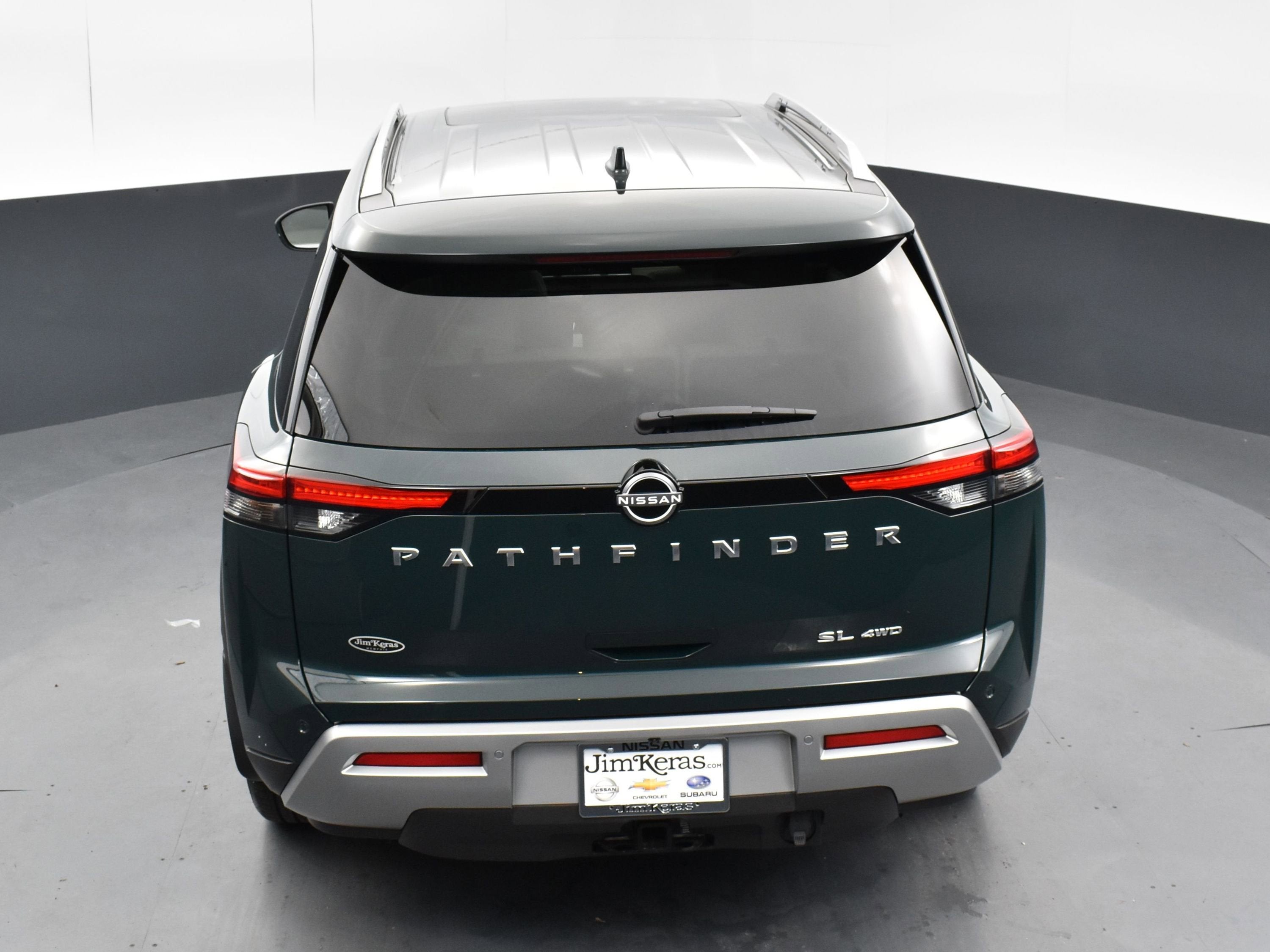 2022 Nissan Pathfinder SL