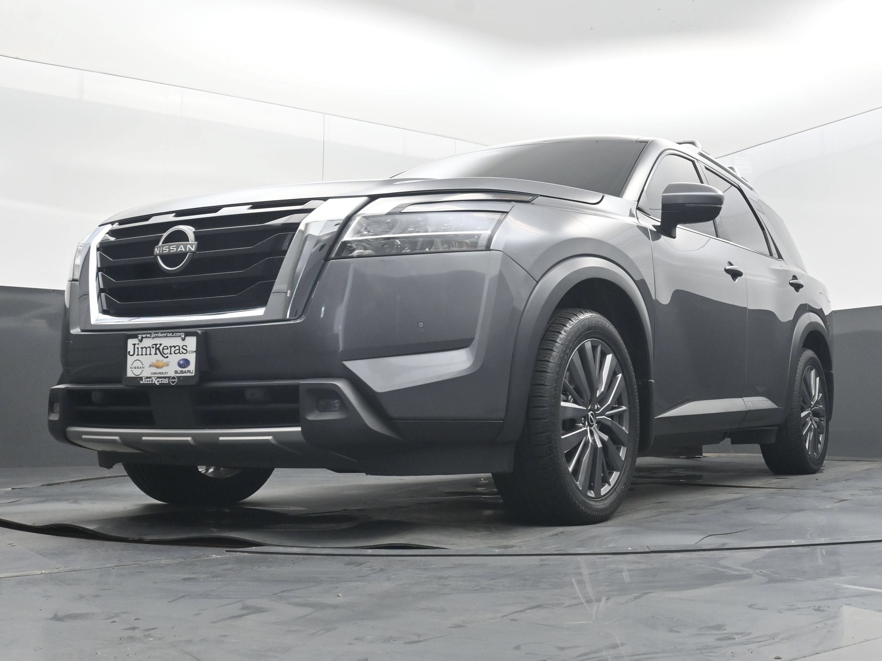 2022 Nissan Pathfinder SL