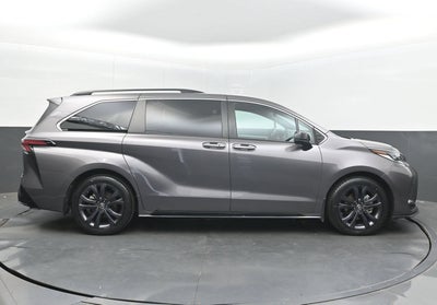 2022 Toyota Sienna XSE