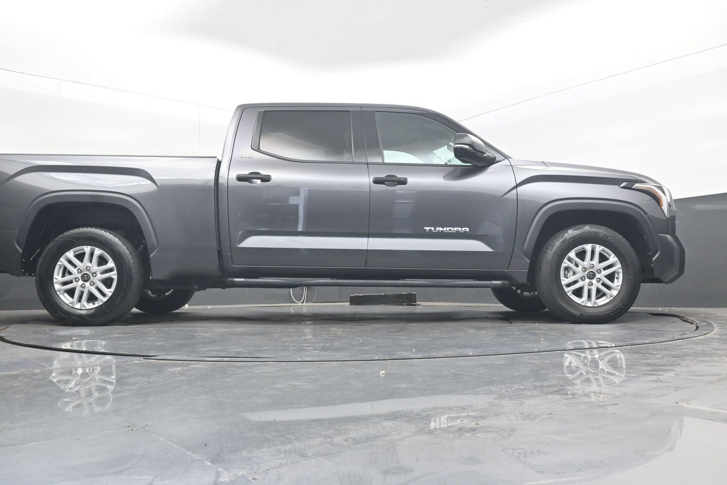 2022 Toyota Tundra 2WD SR5