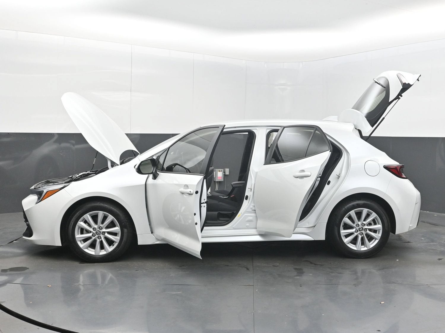 2025 Toyota Corolla Hatchback SE