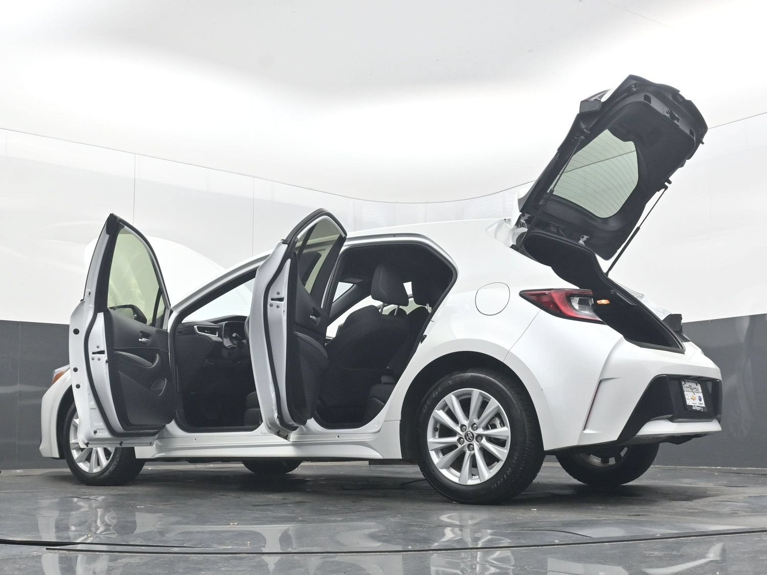 2025 Toyota Corolla Hatchback SE