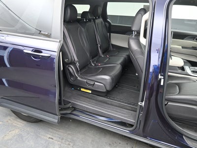 2023 Kia Carnival LX