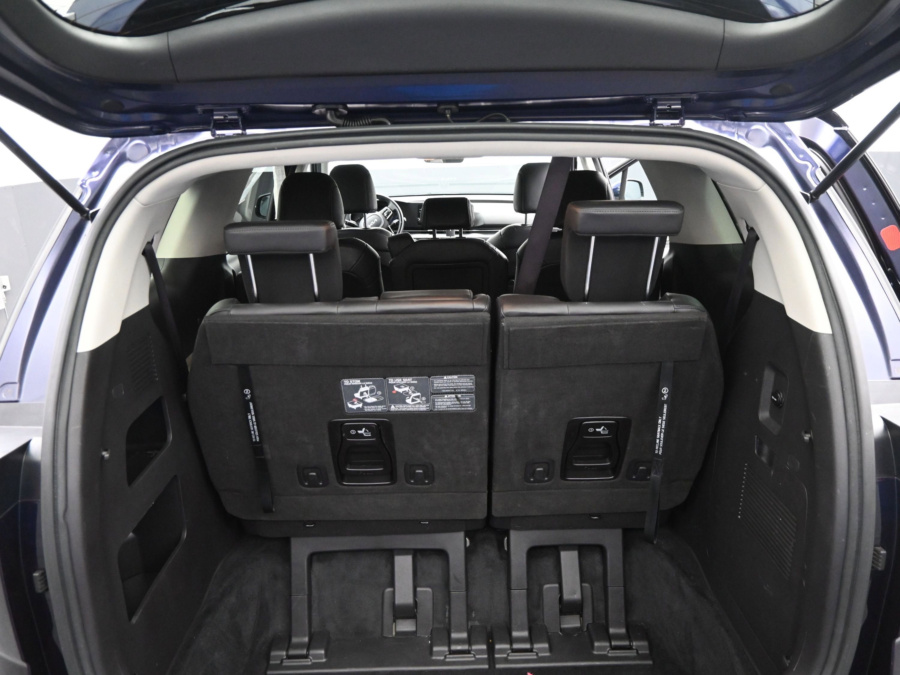 2023 Kia Carnival LX