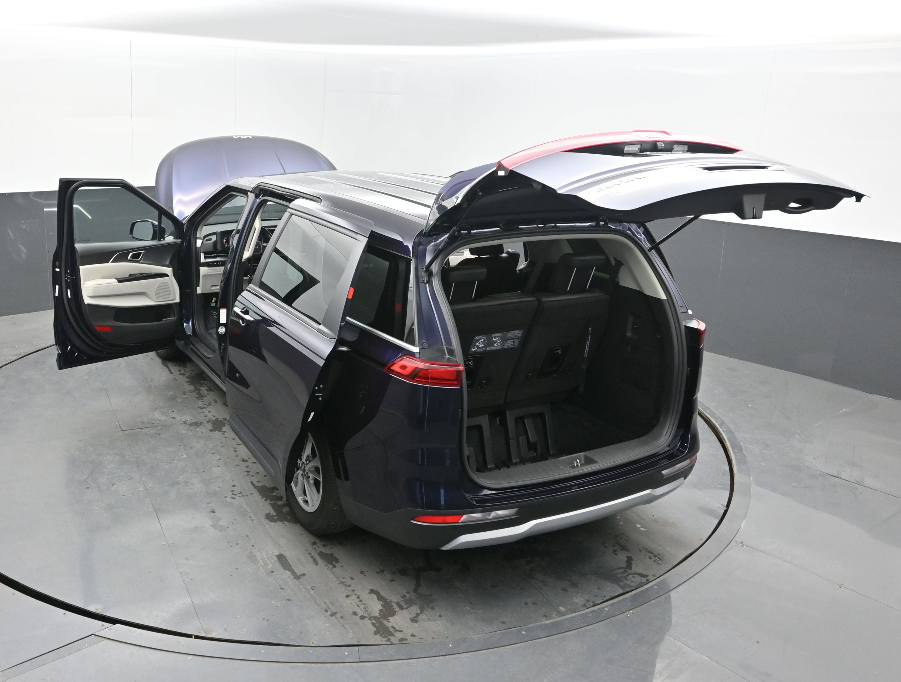 2023 Kia Carnival LX